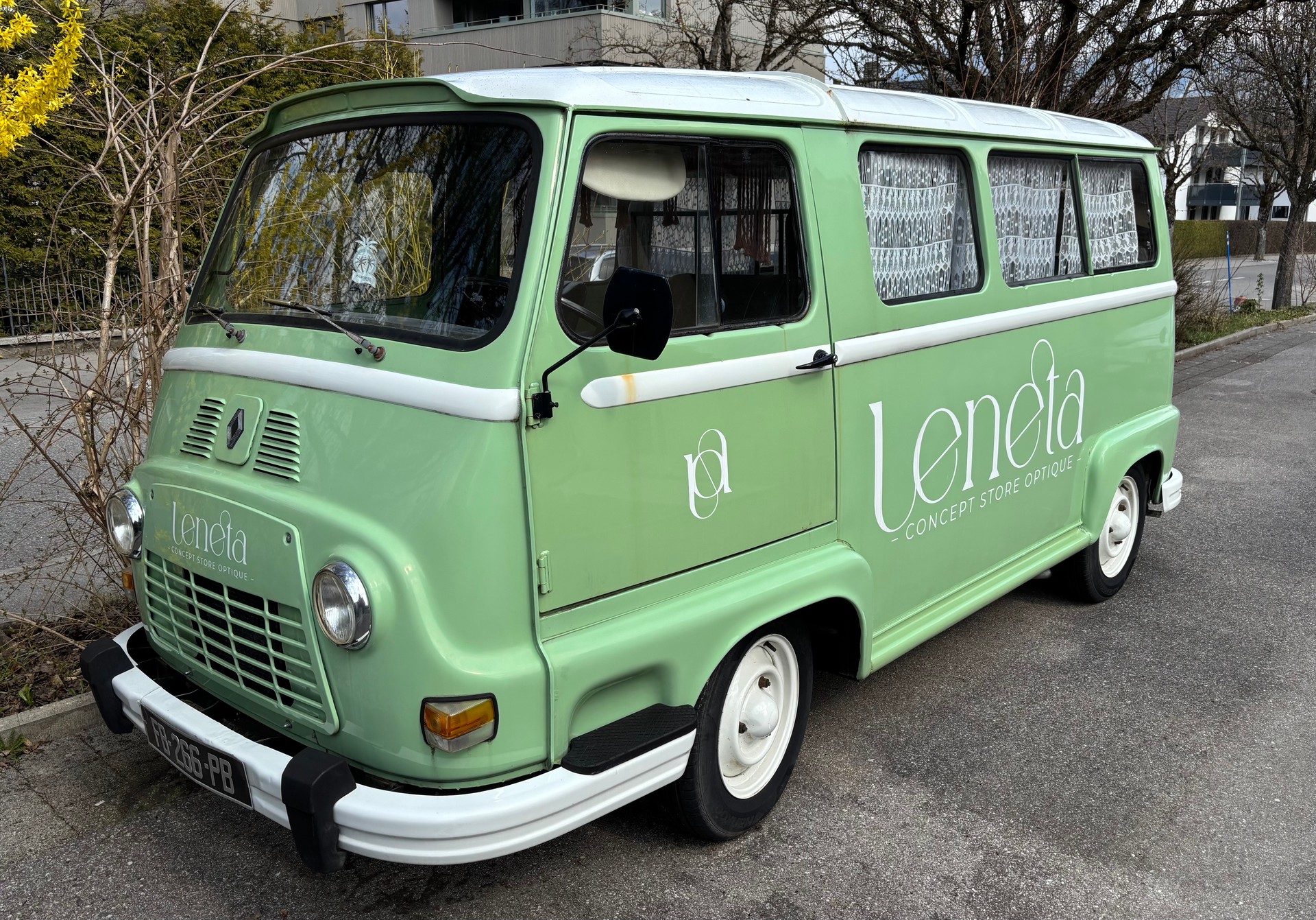 RENAULT Oldtimer Renault R213A Alouette-image-1