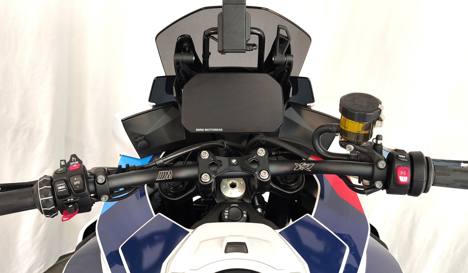 BMW M 1000 XR-image-4