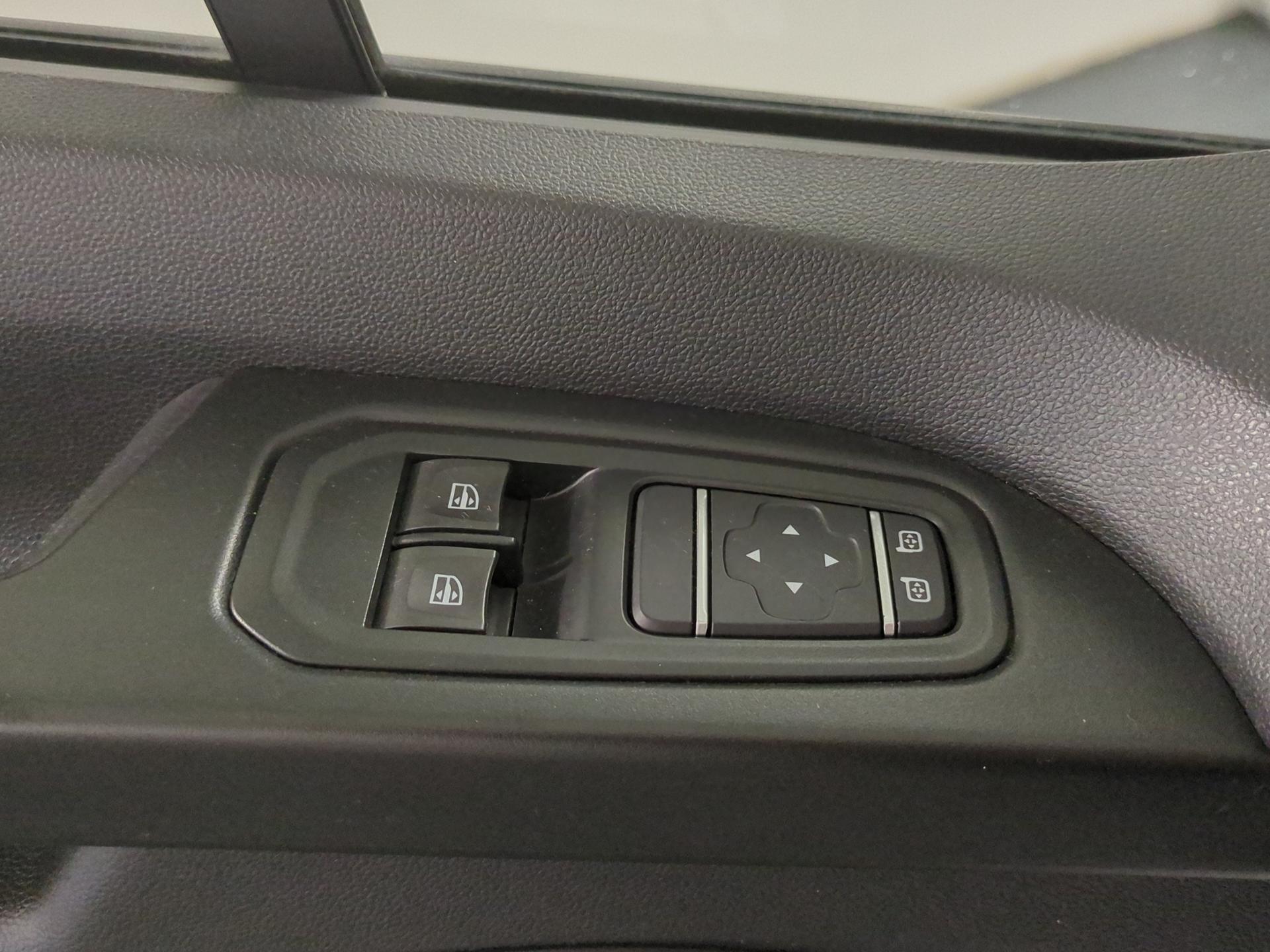RENAULT Trafic 2.0 Blue dCi110 Business L1H1-image-23