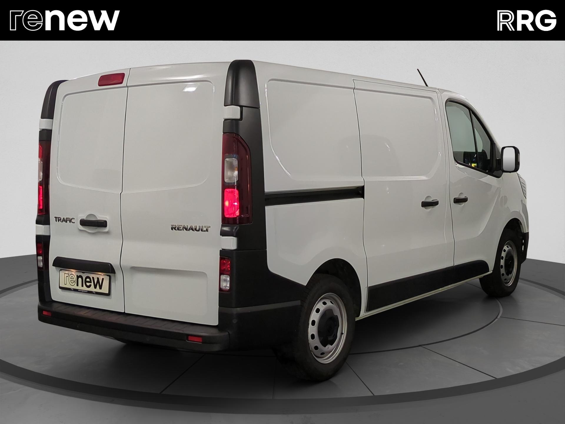 RENAULT Trafic 2.0 Blue dCi110 Business L1H1-image-2