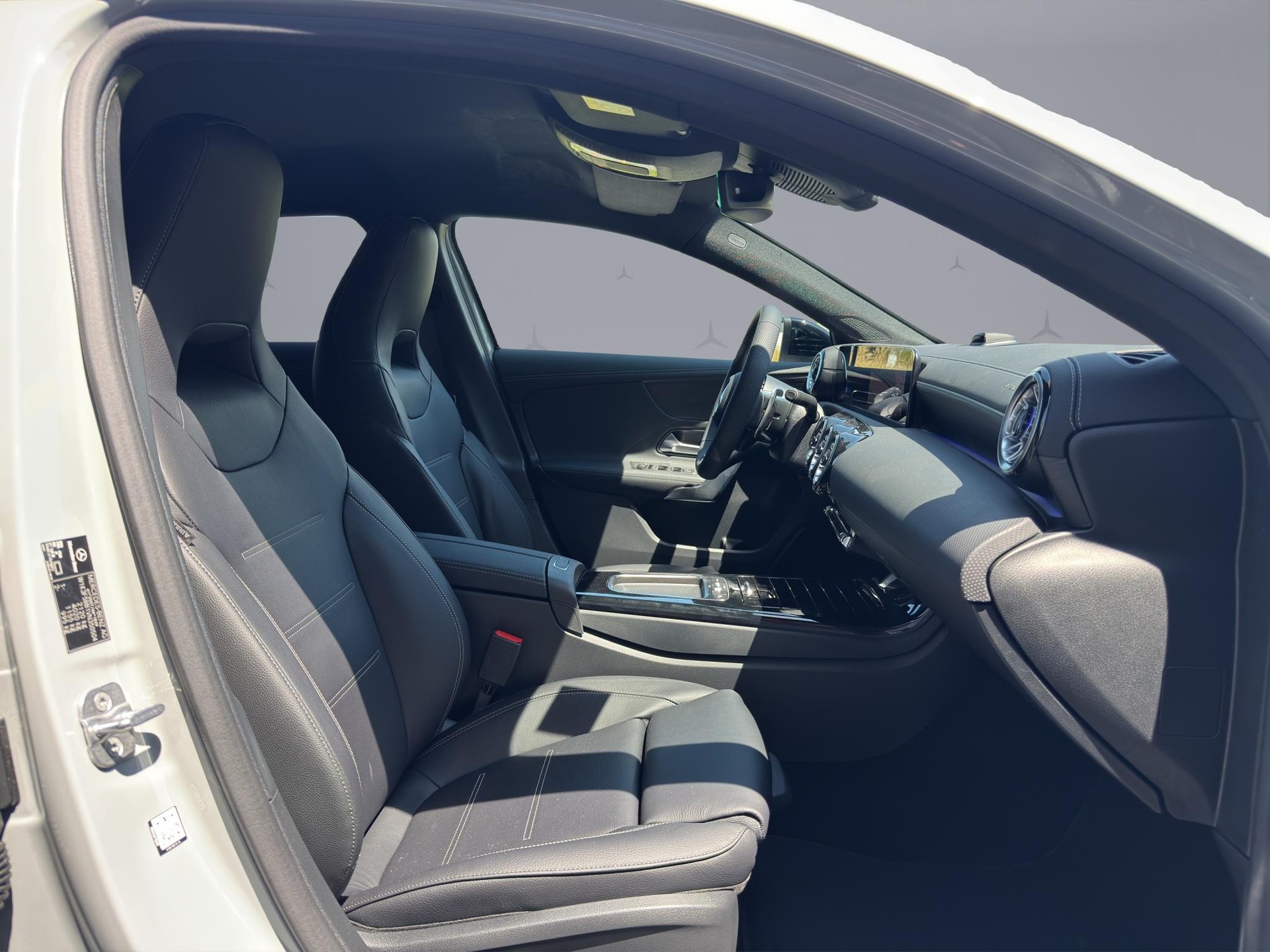 MERCEDES-BENZ A 35 AMG 4matic-image-16