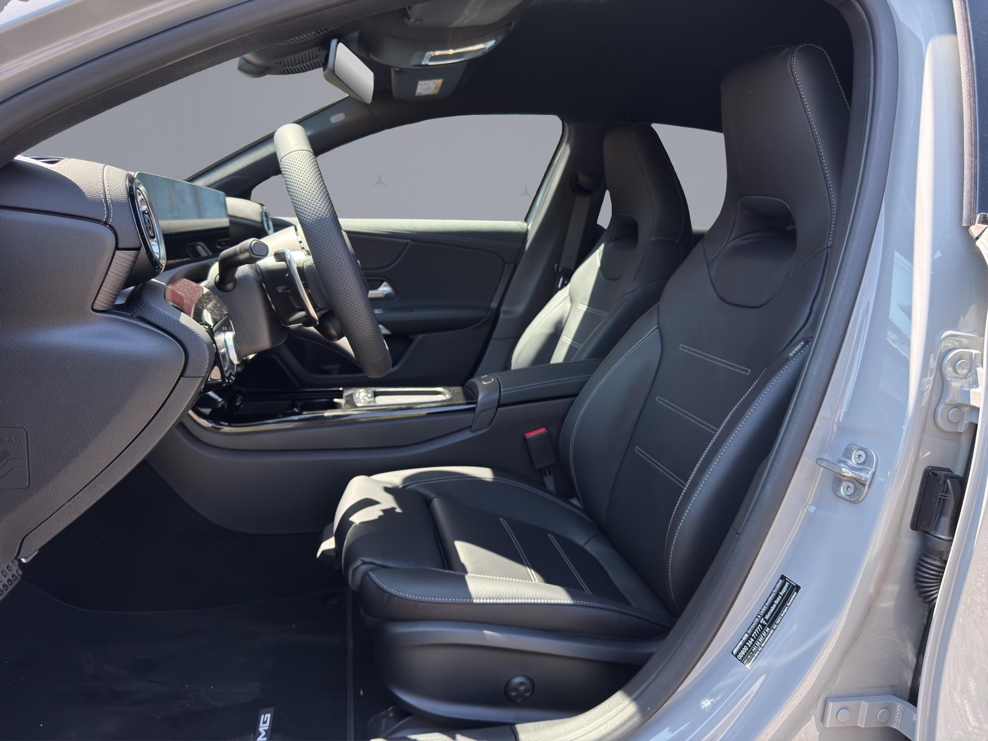 MERCEDES-BENZ A 35 AMG 4matic-image-9