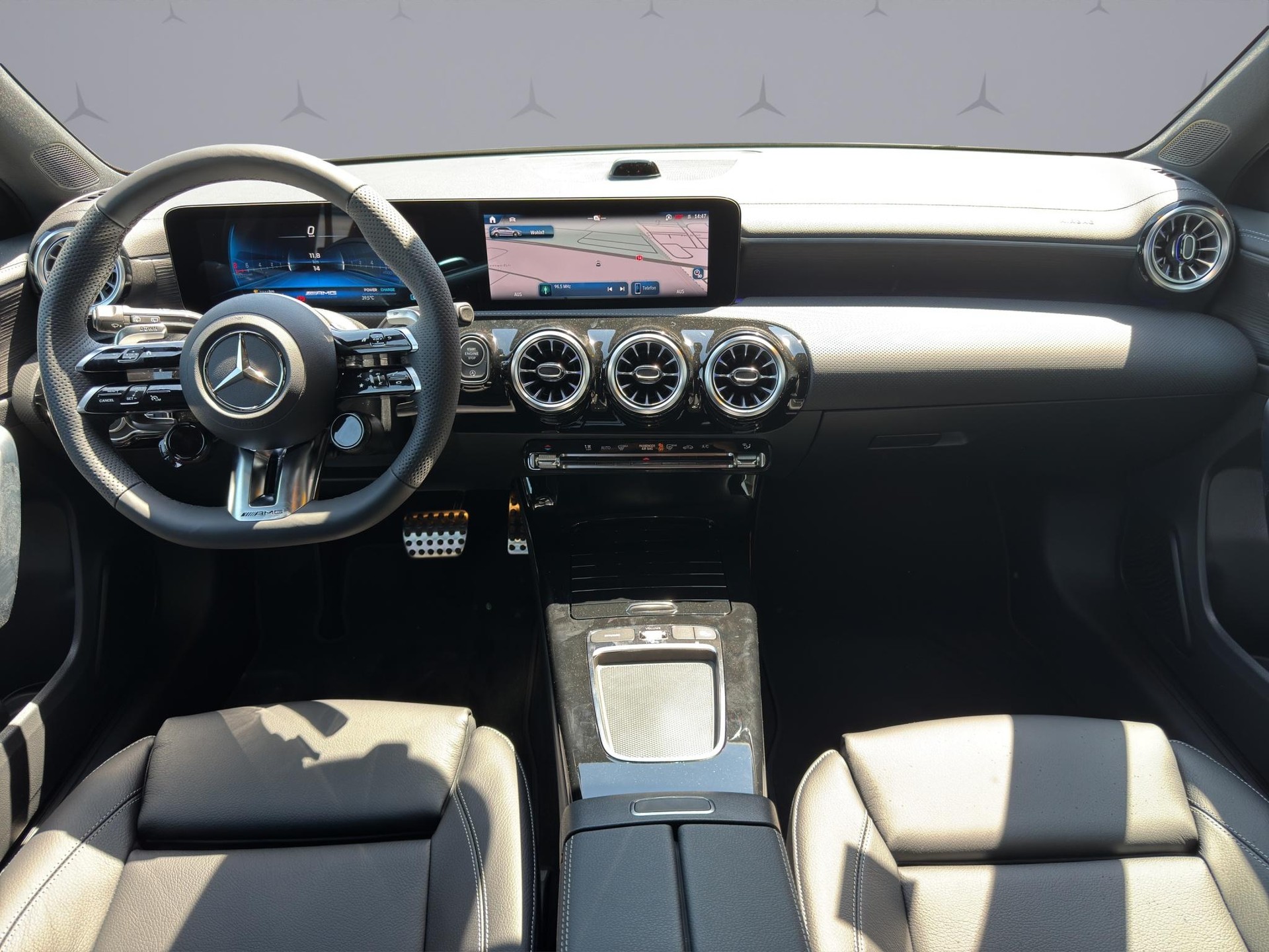 MERCEDES-BENZ A 35 AMG 4matic-image-13