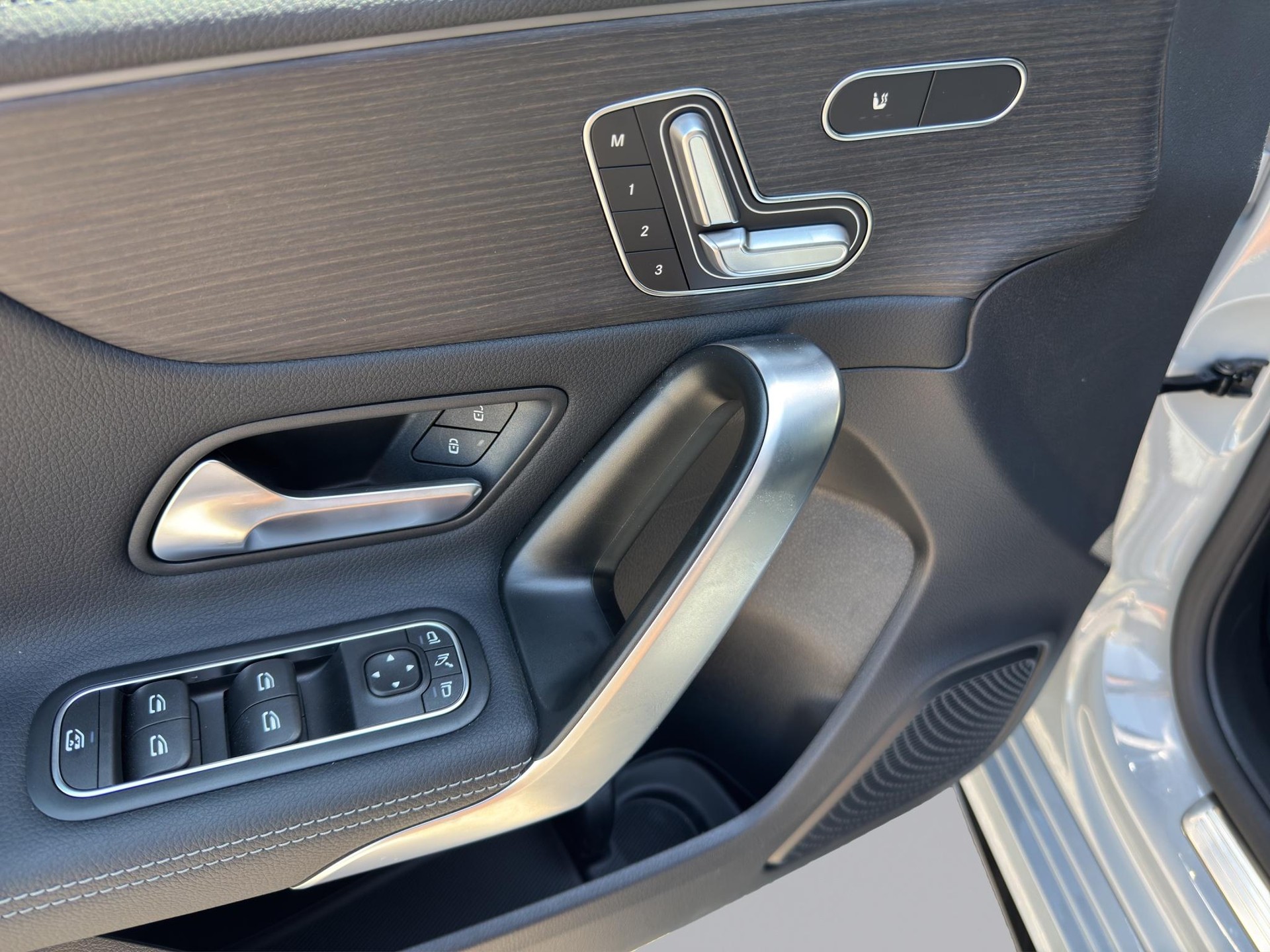 MERCEDES-BENZ A 35 AMG 4matic-image-10
