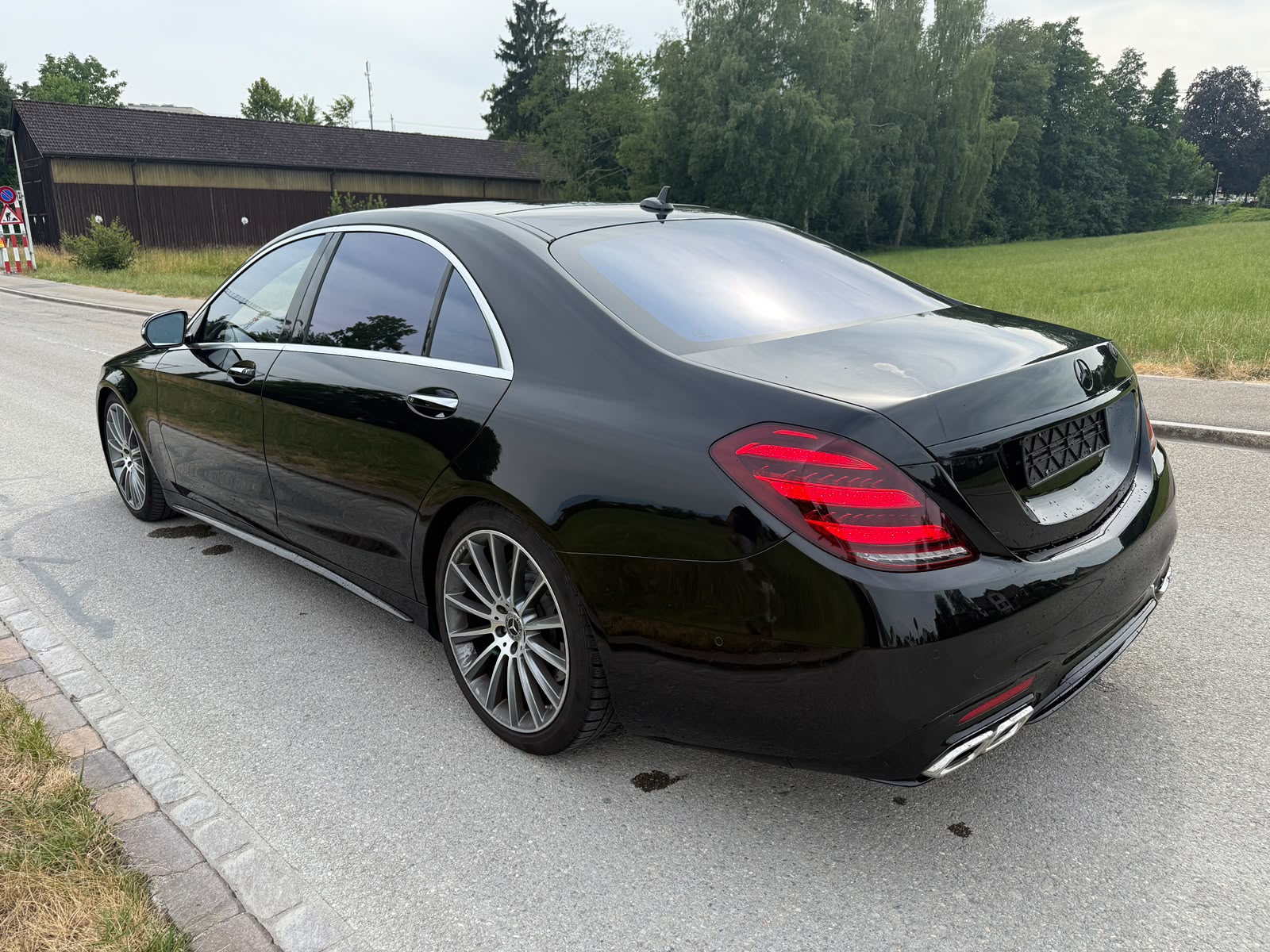 MERCEDES-BENZ S 560 V8 AMG Line 4matic lang-image-3
