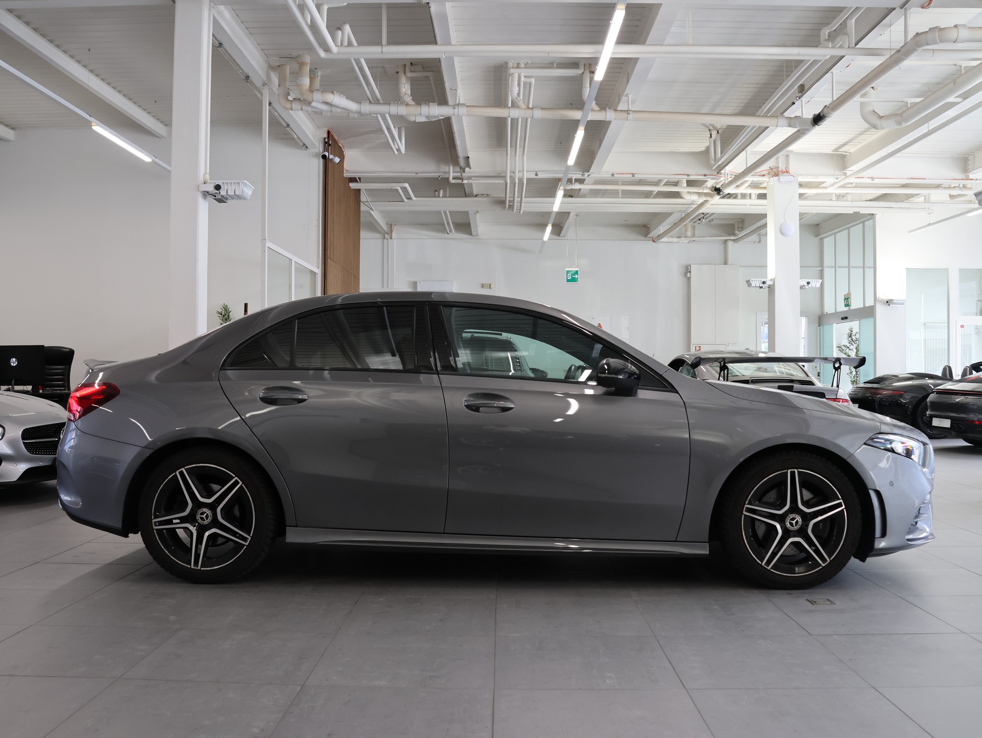 MERCEDES-BENZ A 220 Style 7G-DCT 4Matic *Rückfahrkamera* *Sitzheizung*-image-6