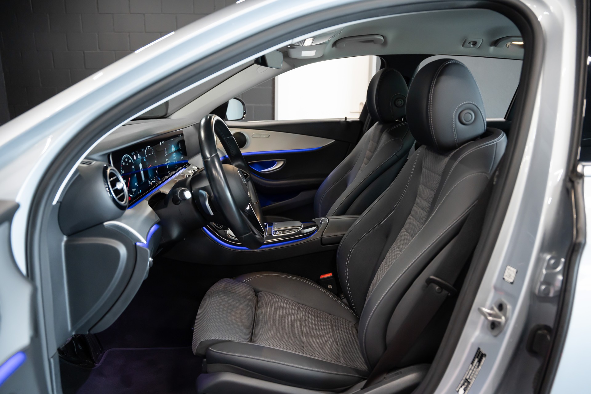 MERCEDES-BENZ E 220 d T Avantgarde 9G-Tronic / Sitzheizung / Rückfahrkamera / Assistenzsysteme uvm..-image-13