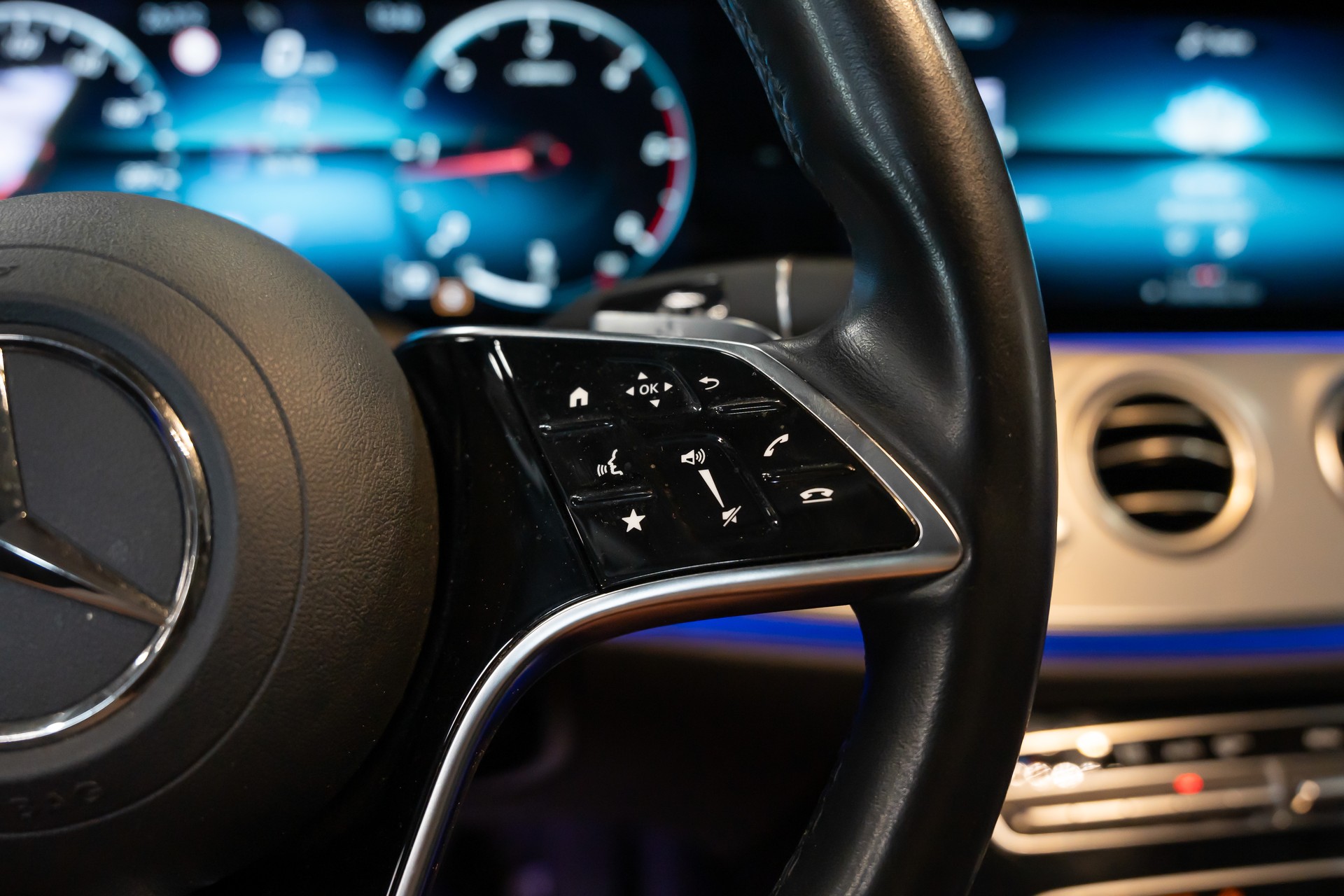 MERCEDES-BENZ E 220 d T Avantgarde 9G-Tronic / Sitzheizung / Rückfahrkamera / Assistenzsysteme uvm..-image-11
