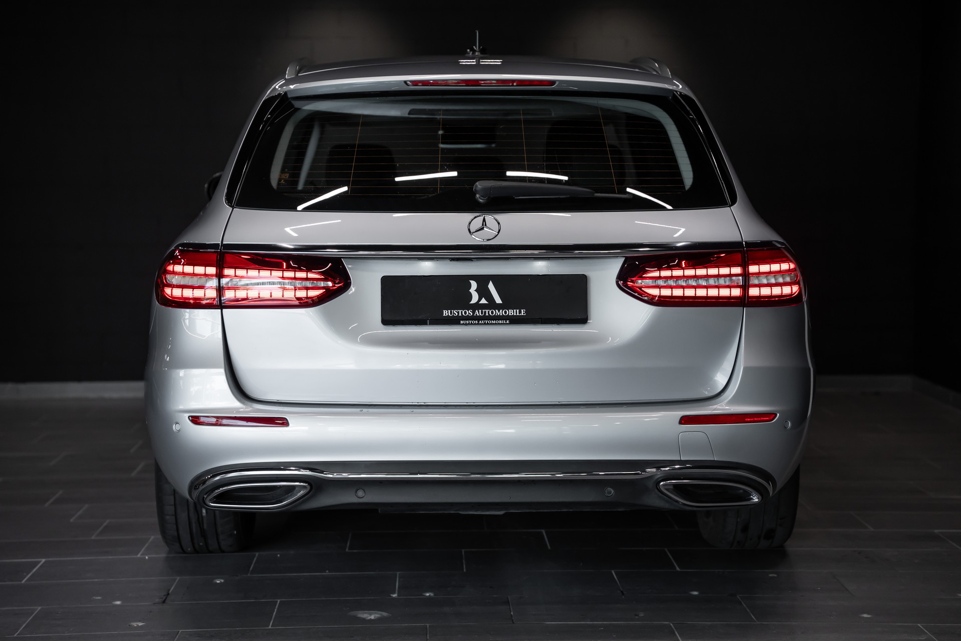 MERCEDES-BENZ E 220 d T Avantgarde 9G-Tronic / Sitzheizung / Rückfahrkamera / Assistenzsysteme uvm..-image-7