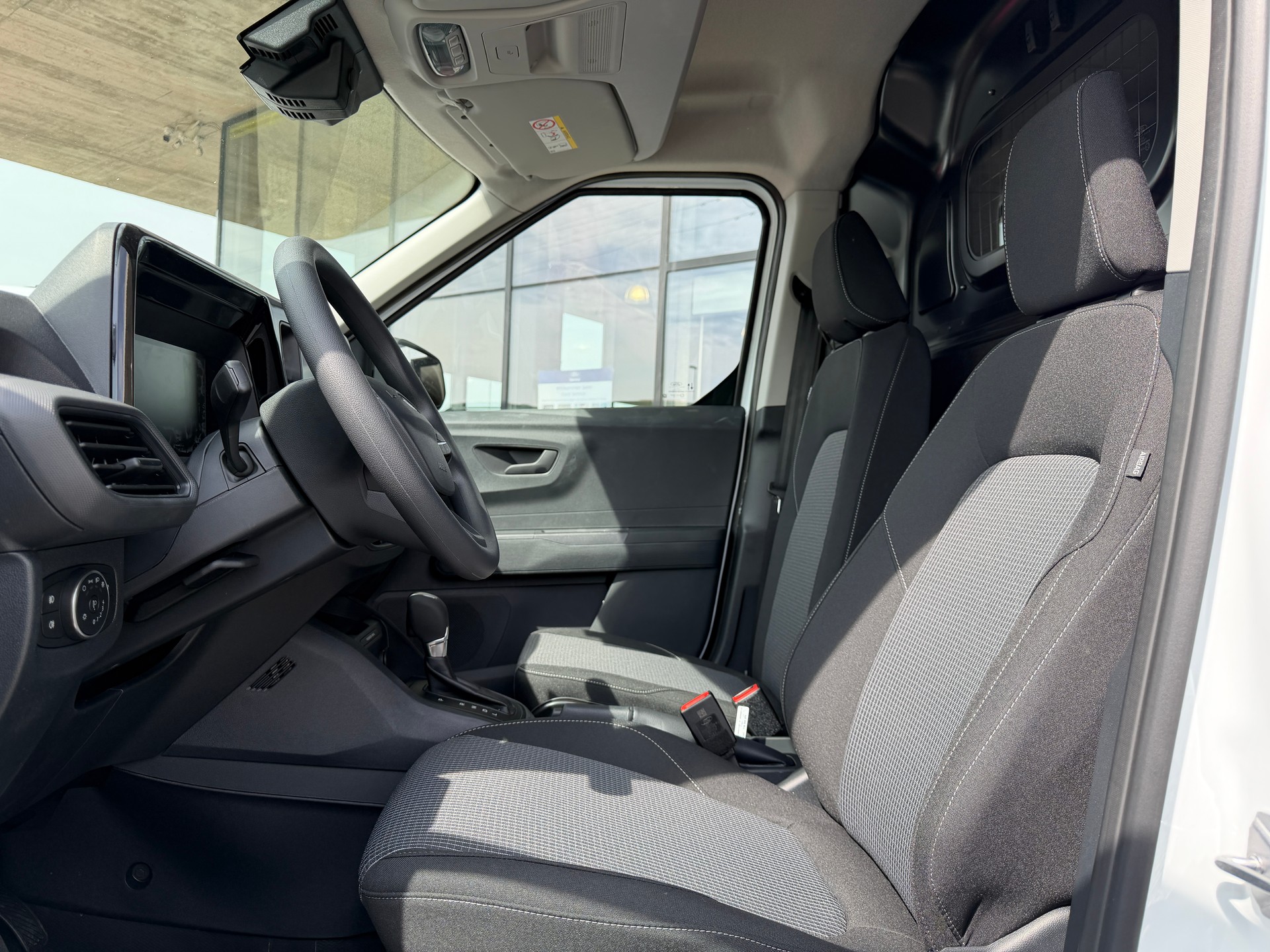 FORD Transit Courier Van 1.0 EcoBoost Trend Automat-image-8