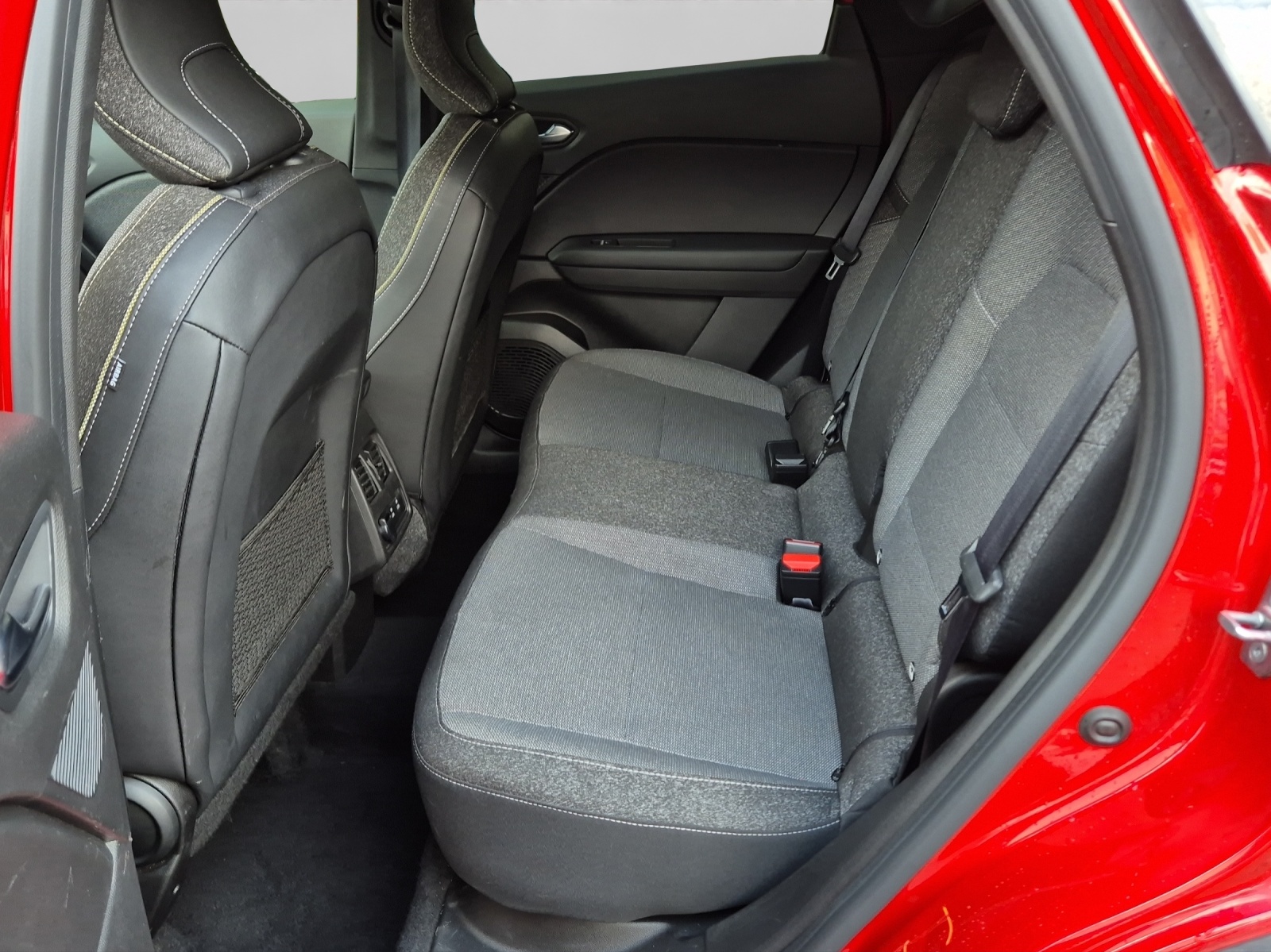 RENAULT Captur 1.3 TCe 140 techno-image-6