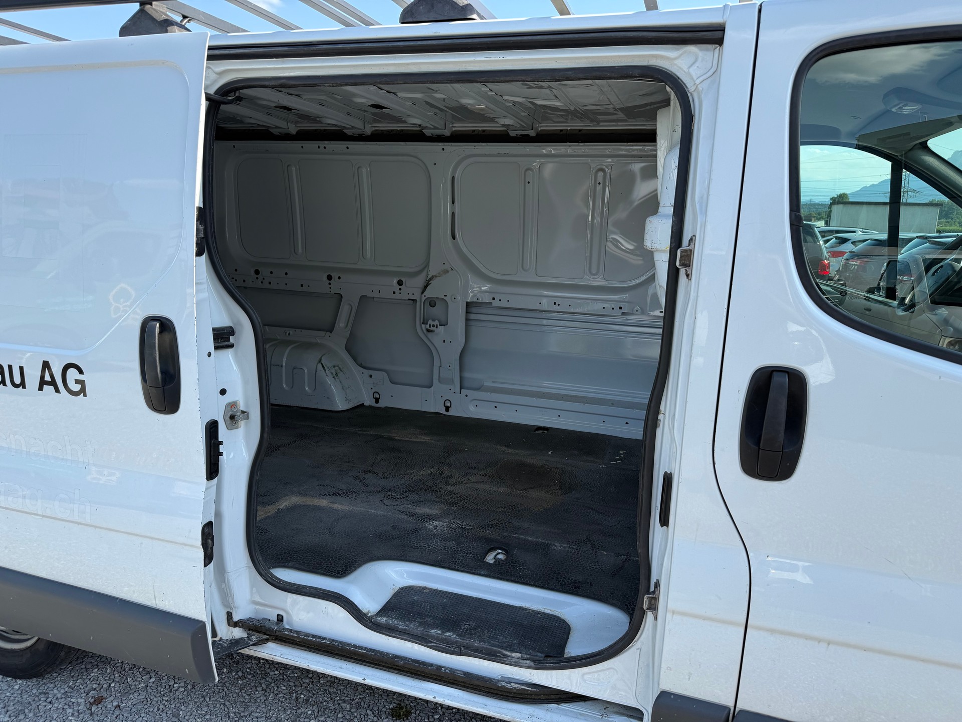 OPEL Vivaro 2.0 CDTI 2.9t L1H1-image-9