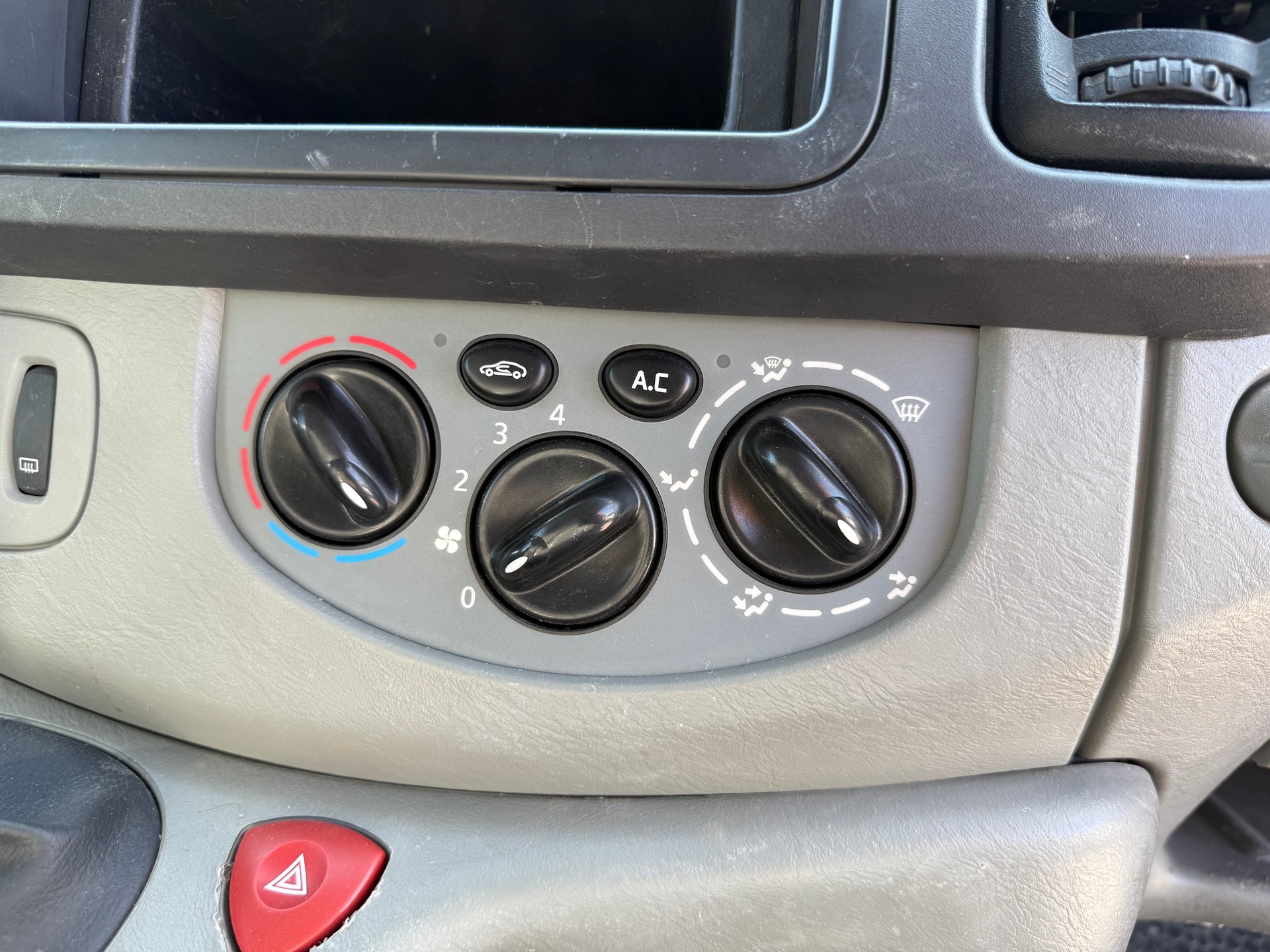 OPEL Vivaro 2.0 CDTI 2.9t L1H1-image-8