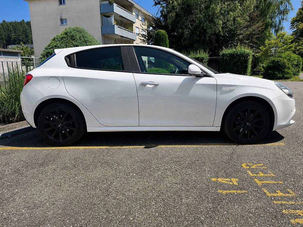 ALFA ROMEO GIULIETTA-image-4