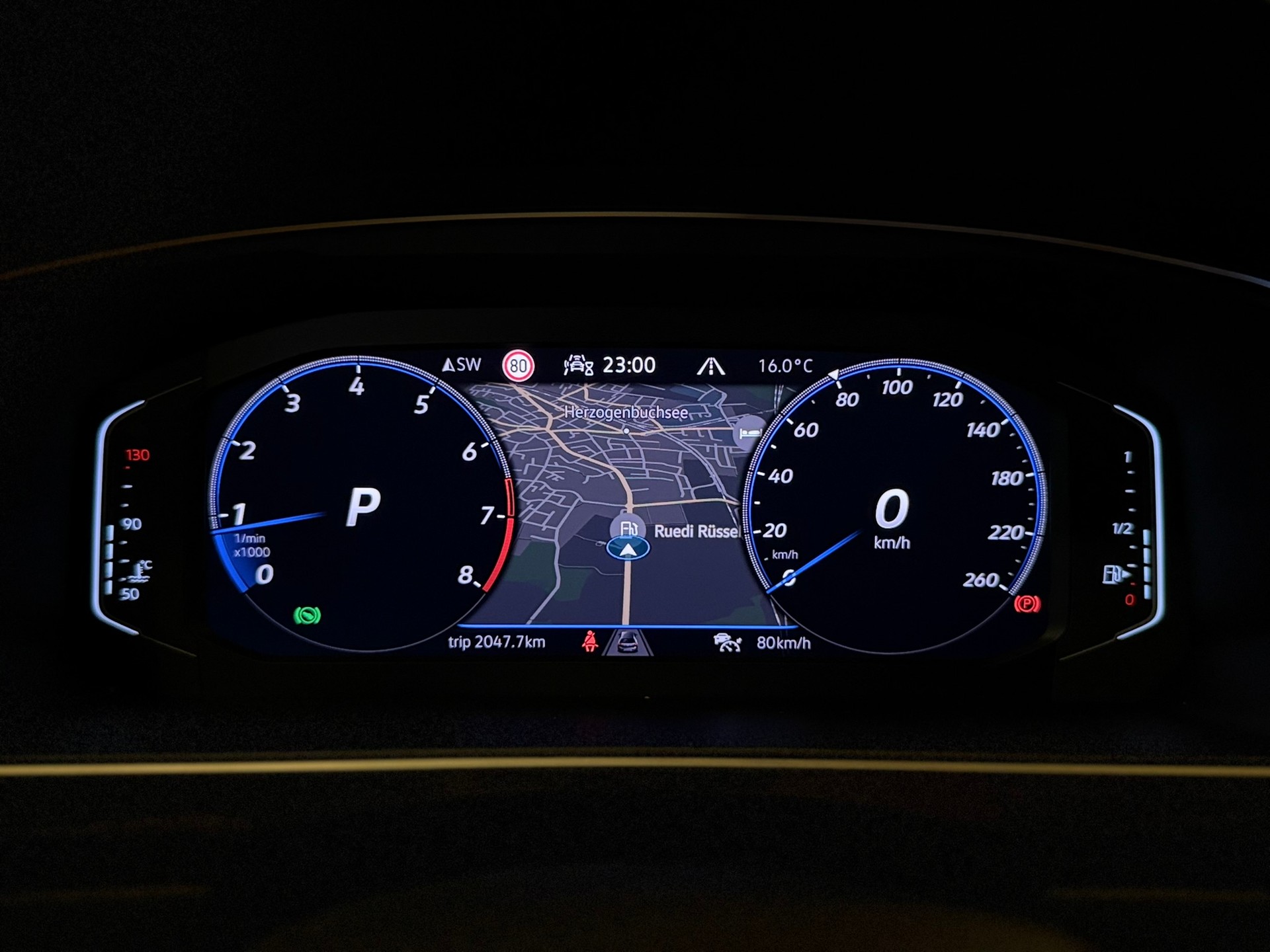 VW Tiguan 2.0TSI R-Line 4Motion DSG-image-23