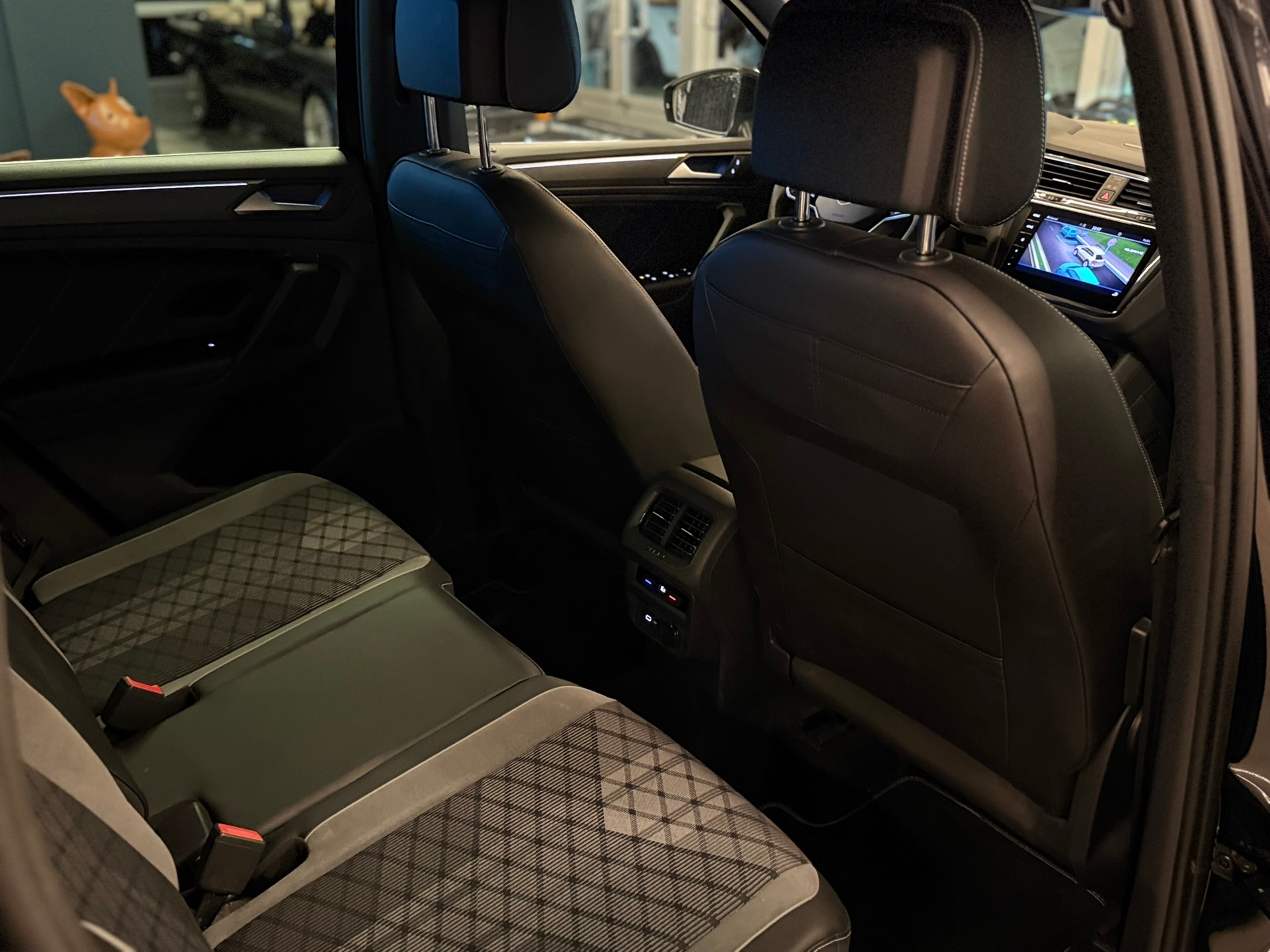 VW Tiguan 2.0TSI R-Line 4Motion DSG-image-17