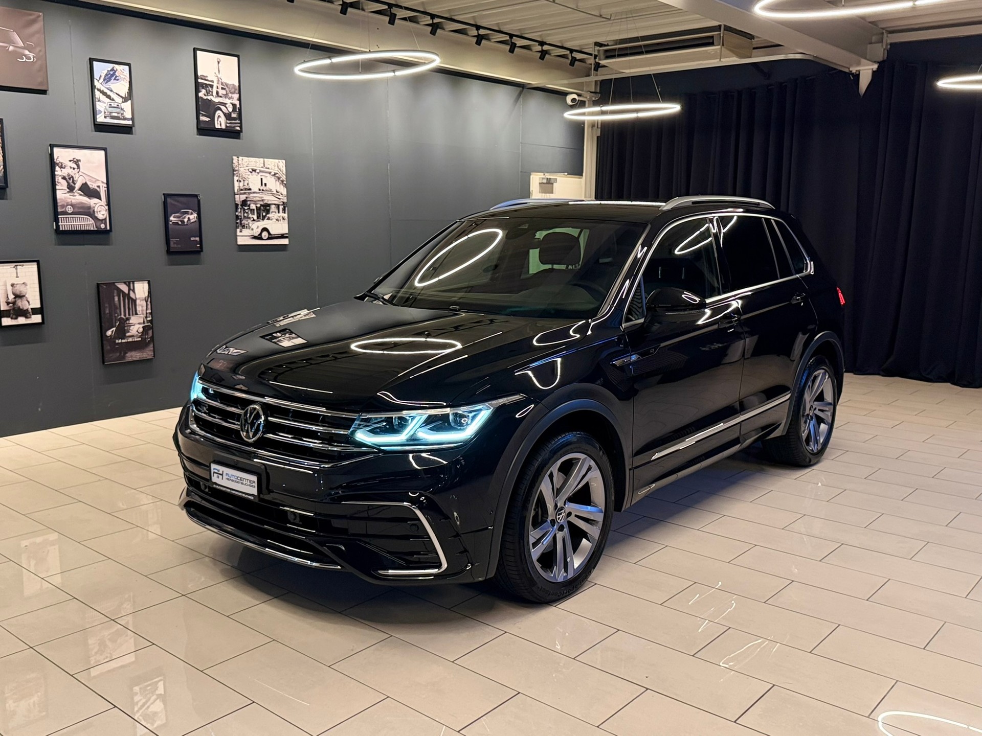 VW Tiguan 2.0TSI R-Line 4Motion DSG-image-2