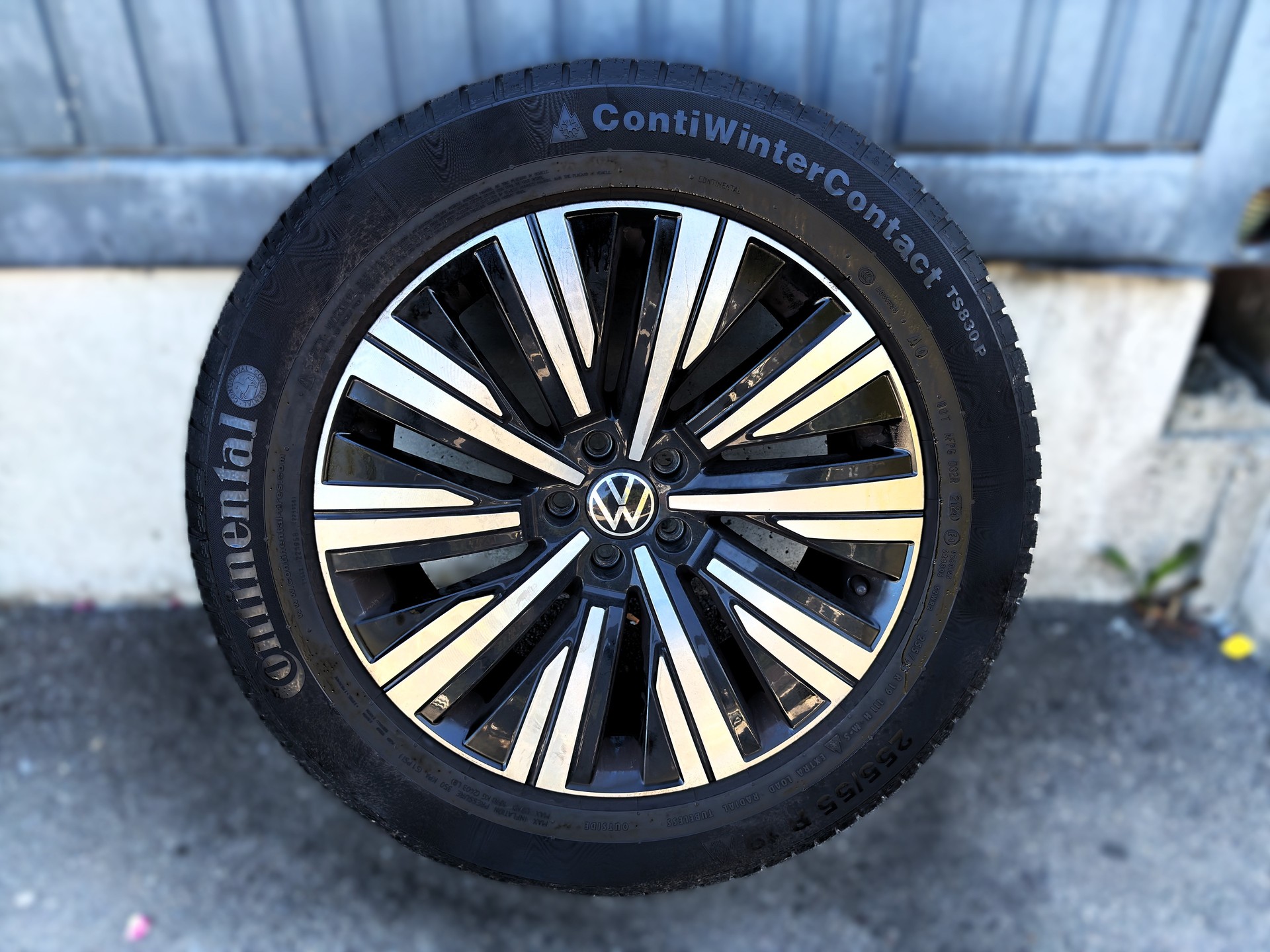VW Touareg 3.0 TSI eHybrid Elegance Tiptronic ✅CH-Fahrzeug & 8-fach bereift auf ALU & Frisch ab Service✅-image-12