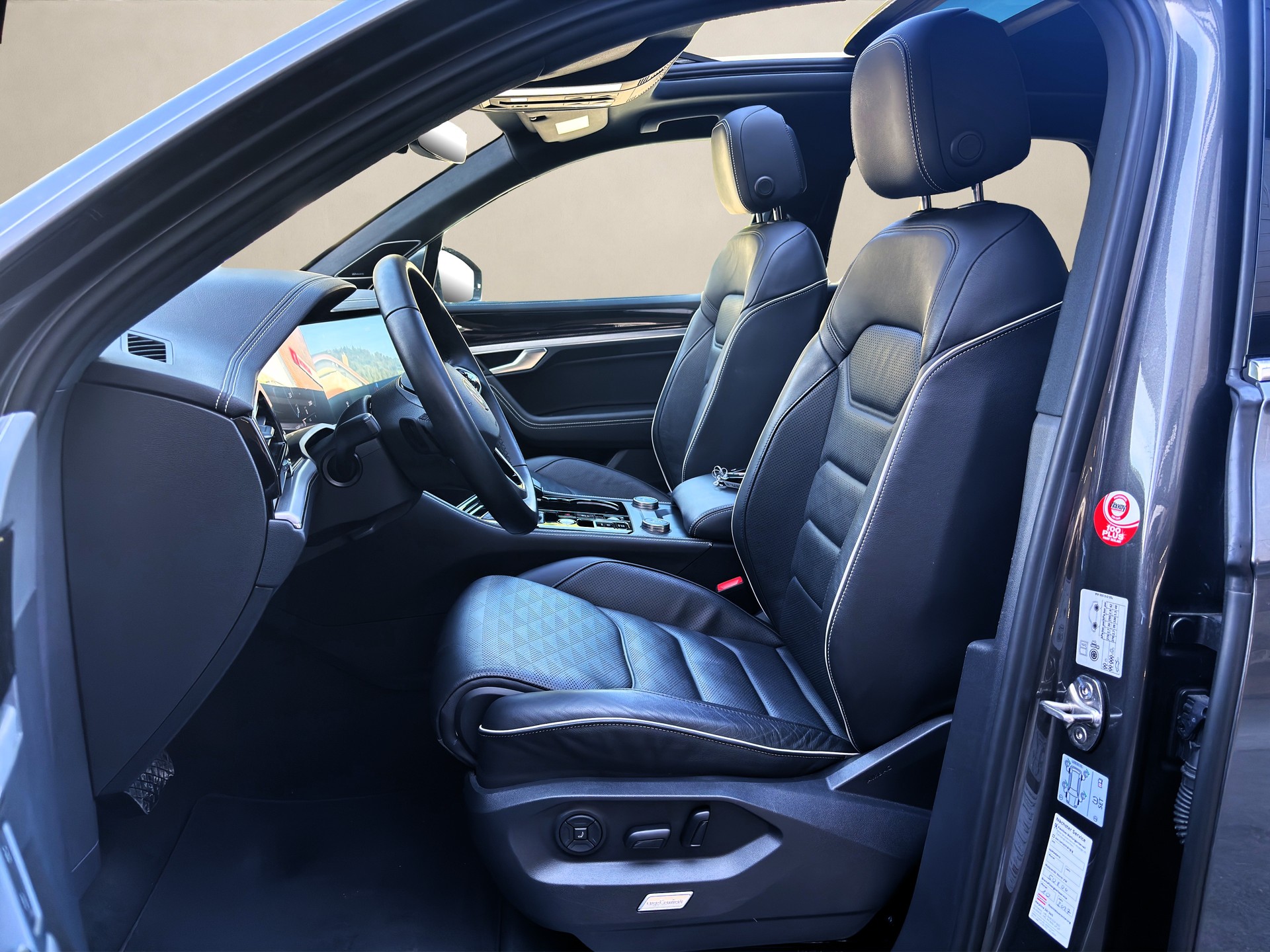 VW Touareg 3.0 TSI eHybrid Elegance Tiptronic ✅CH-Fahrzeug & 8-fach bereift auf ALU & Frisch ab Service✅-image-8