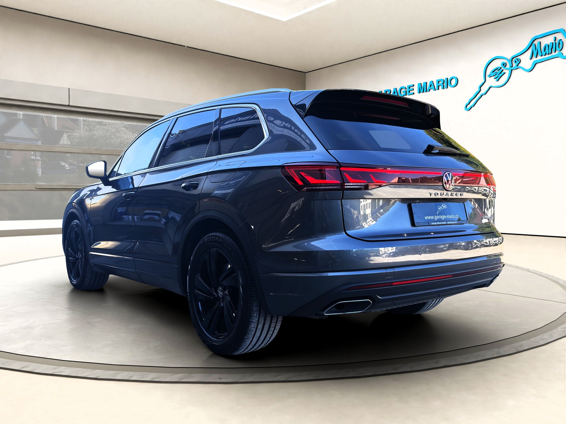 VW Touareg 3.0 TSI eHybrid Elegance Tiptronic ✅CH-Fahrzeug & 8-fach bereift auf ALU & Frisch ab Service✅-image-6
