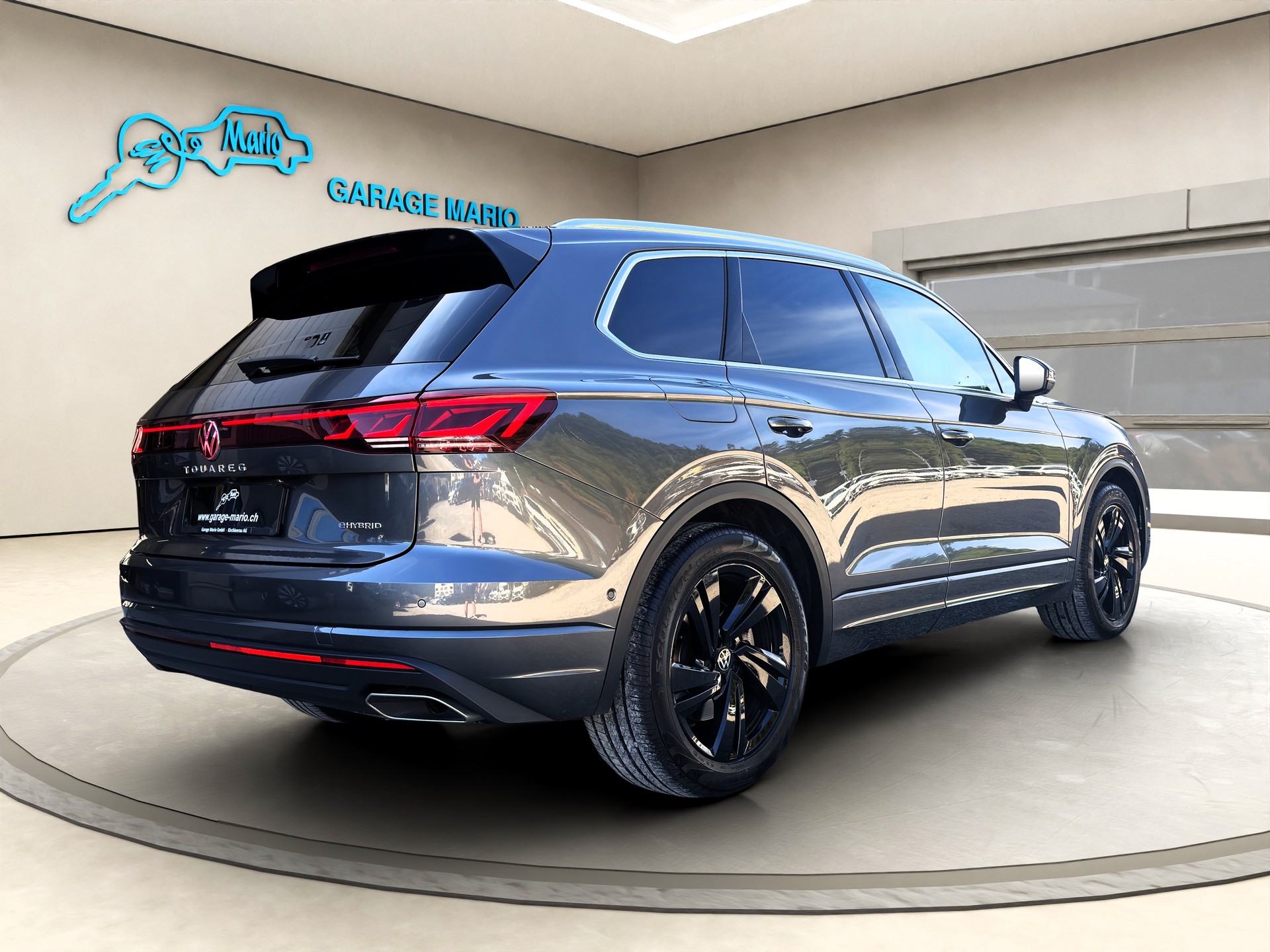 VW Touareg 3.0 TSI eHybrid Elegance Tiptronic ✅CH-Fahrzeug & 8-fach bereift auf ALU & Frisch ab Service✅-image-4