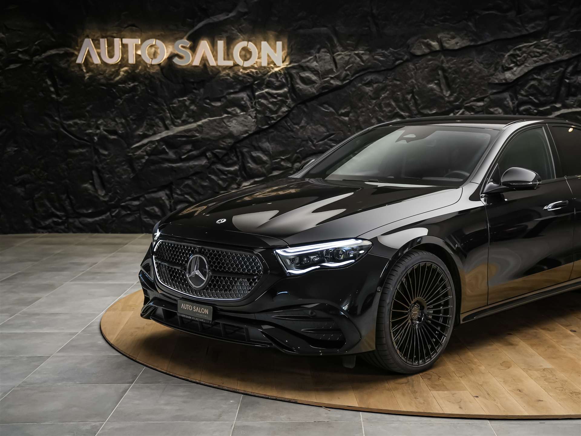 MERCEDES-BENZ E 220 d 4Matic 9G-Tronic *Werksgarantie*Superscreen*Burmester Soundsystem*360° Kamera*-image-12