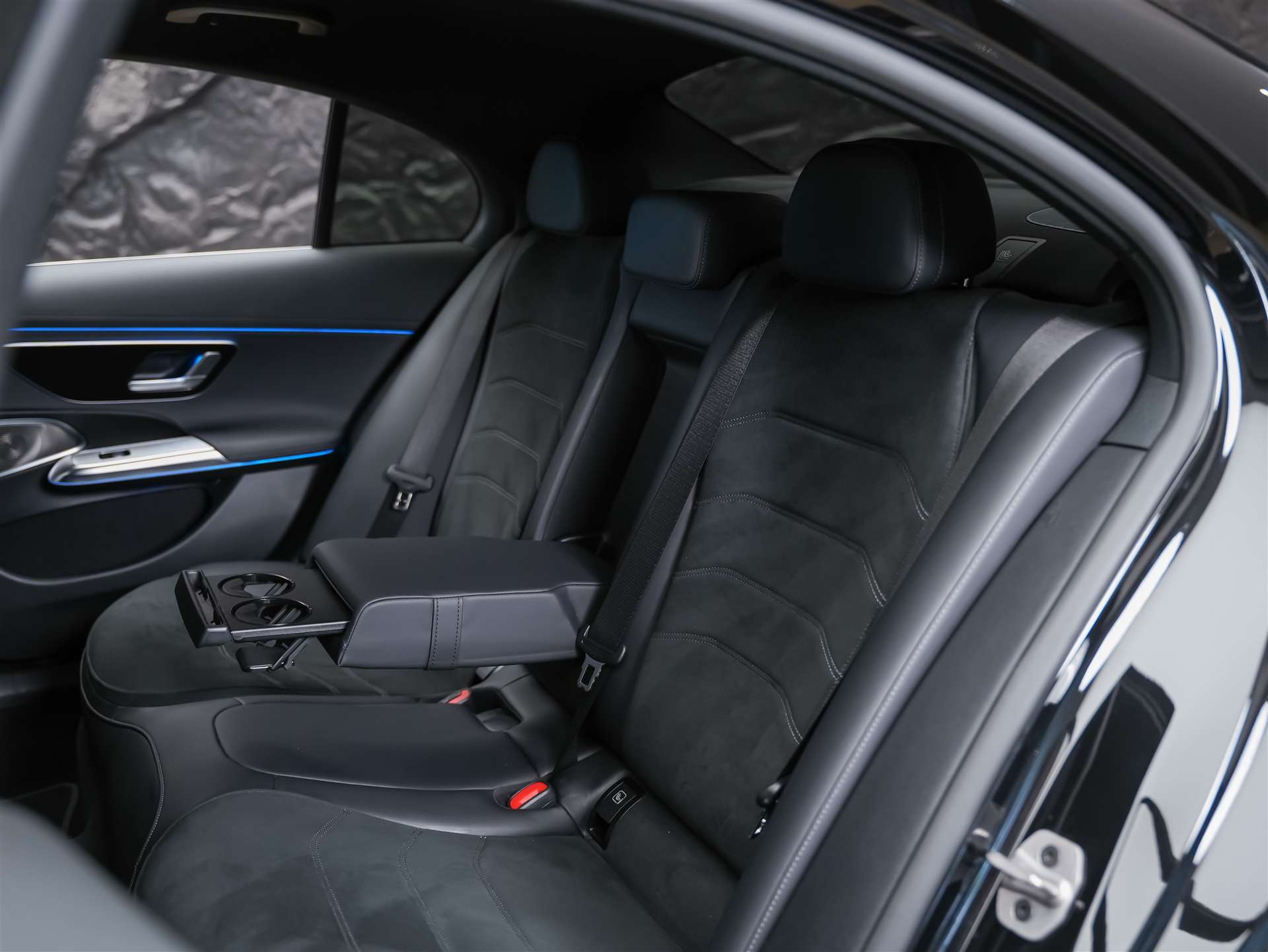 MERCEDES-BENZ E 220 d 4Matic 9G-Tronic *Werksgarantie*Superscreen*Burmester Soundsystem*360° Kamera*-image-11