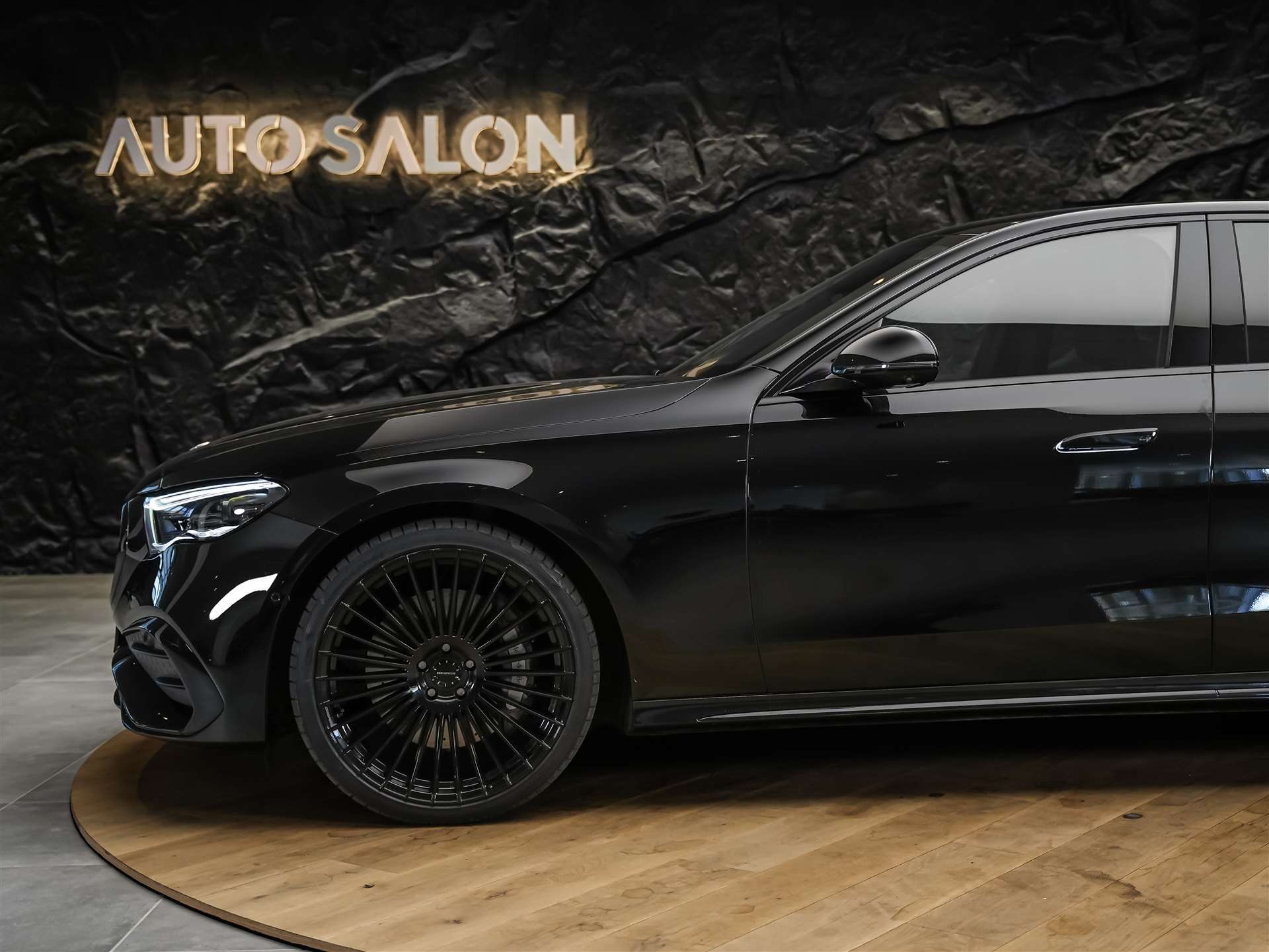 MERCEDES-BENZ E 220 d 4Matic 9G-Tronic *Werksgarantie*Superscreen*Burmester Soundsystem*360° Kamera*-image-13