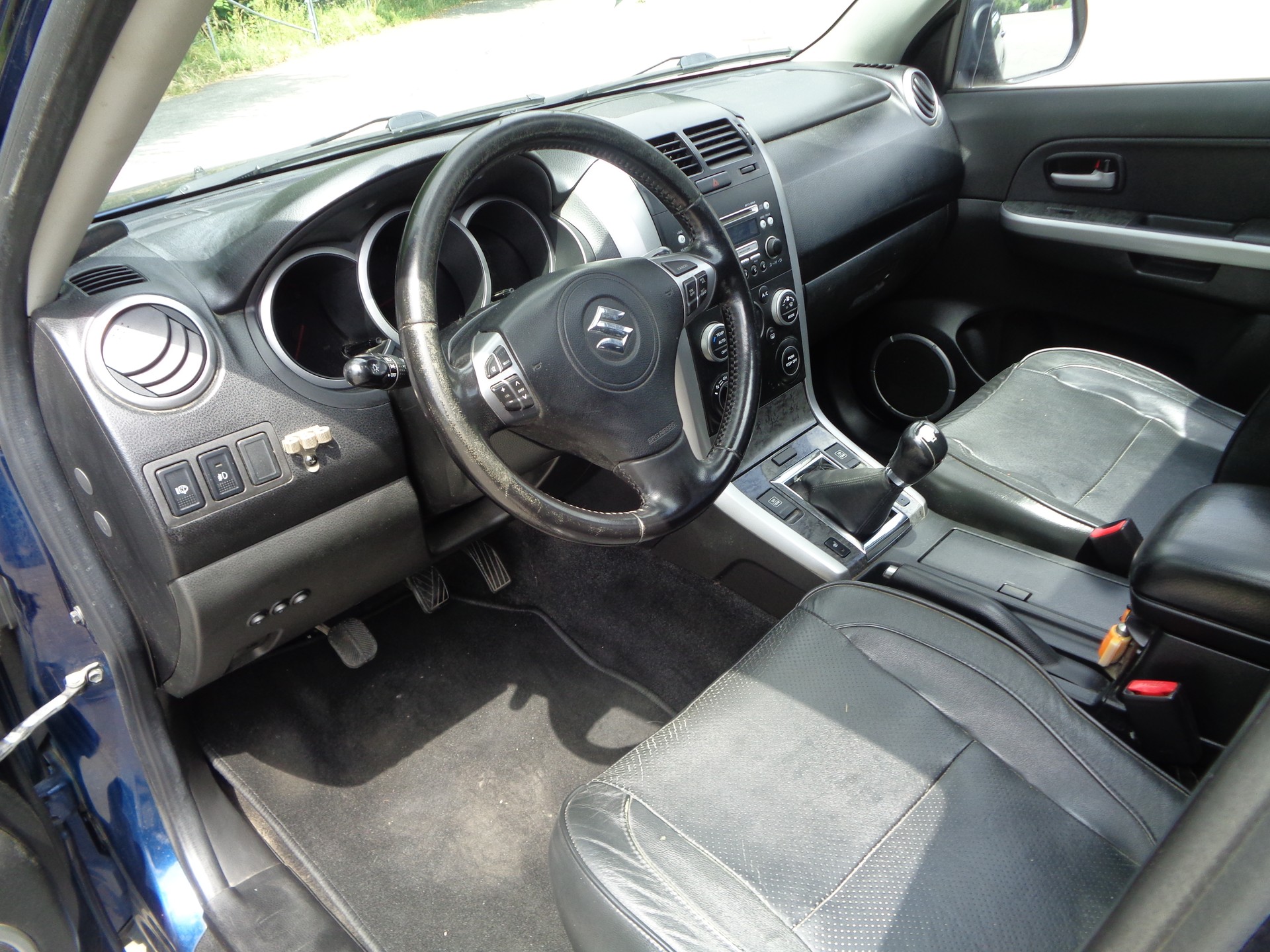 SUZUKI 2.4 VVT GL Top 4x4-image-3