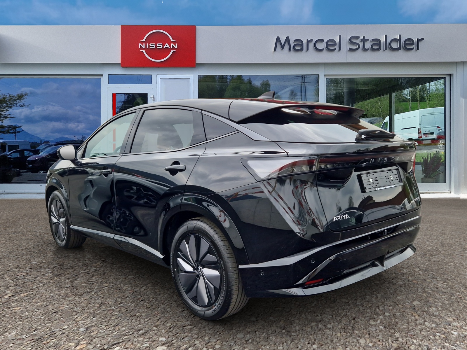 NISSAN Ariya 87 kWh e-4orce Evolve Allrad-image-2