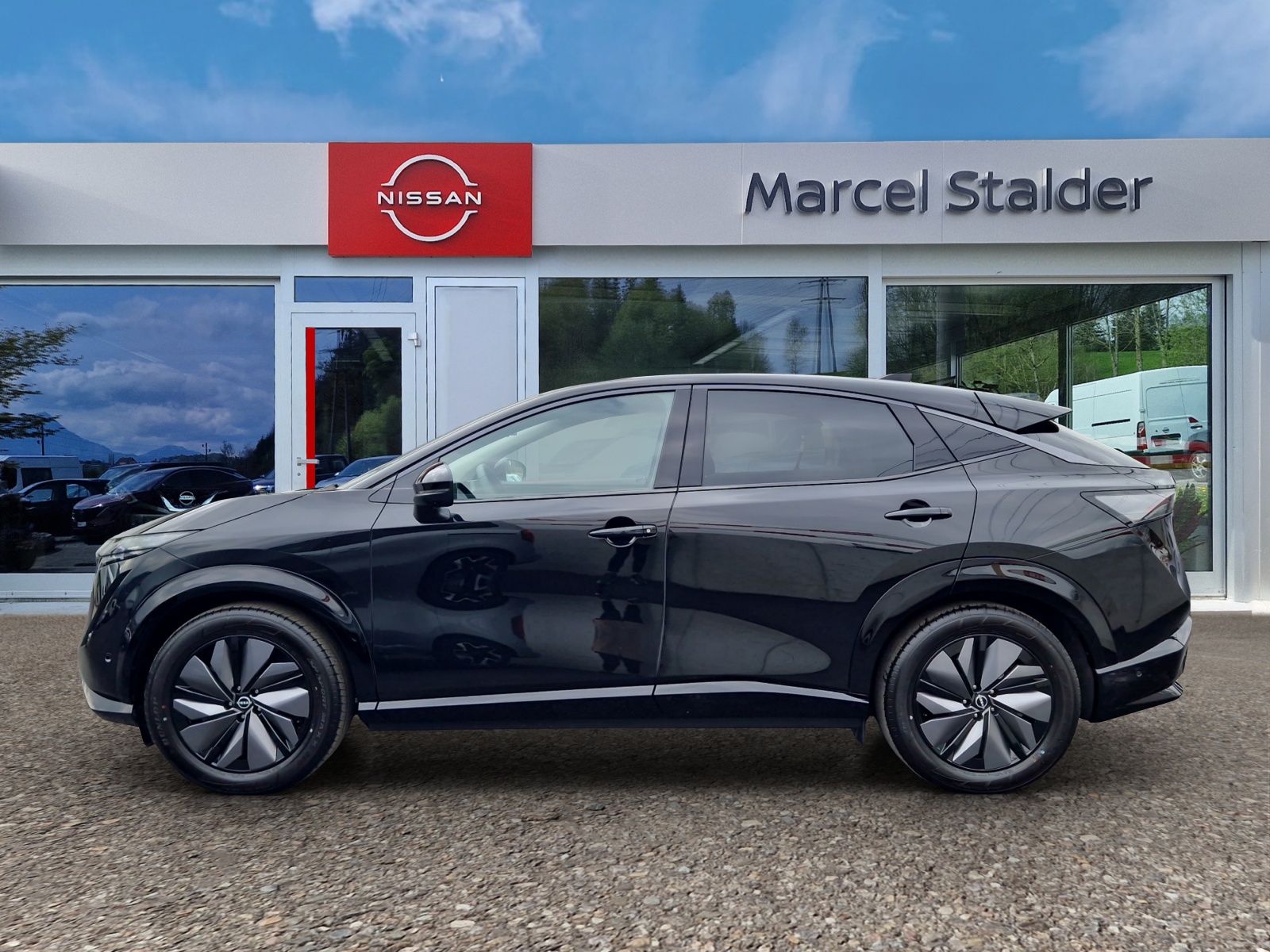 NISSAN Ariya 87 kWh e-4orce Evolve Allrad-image-1