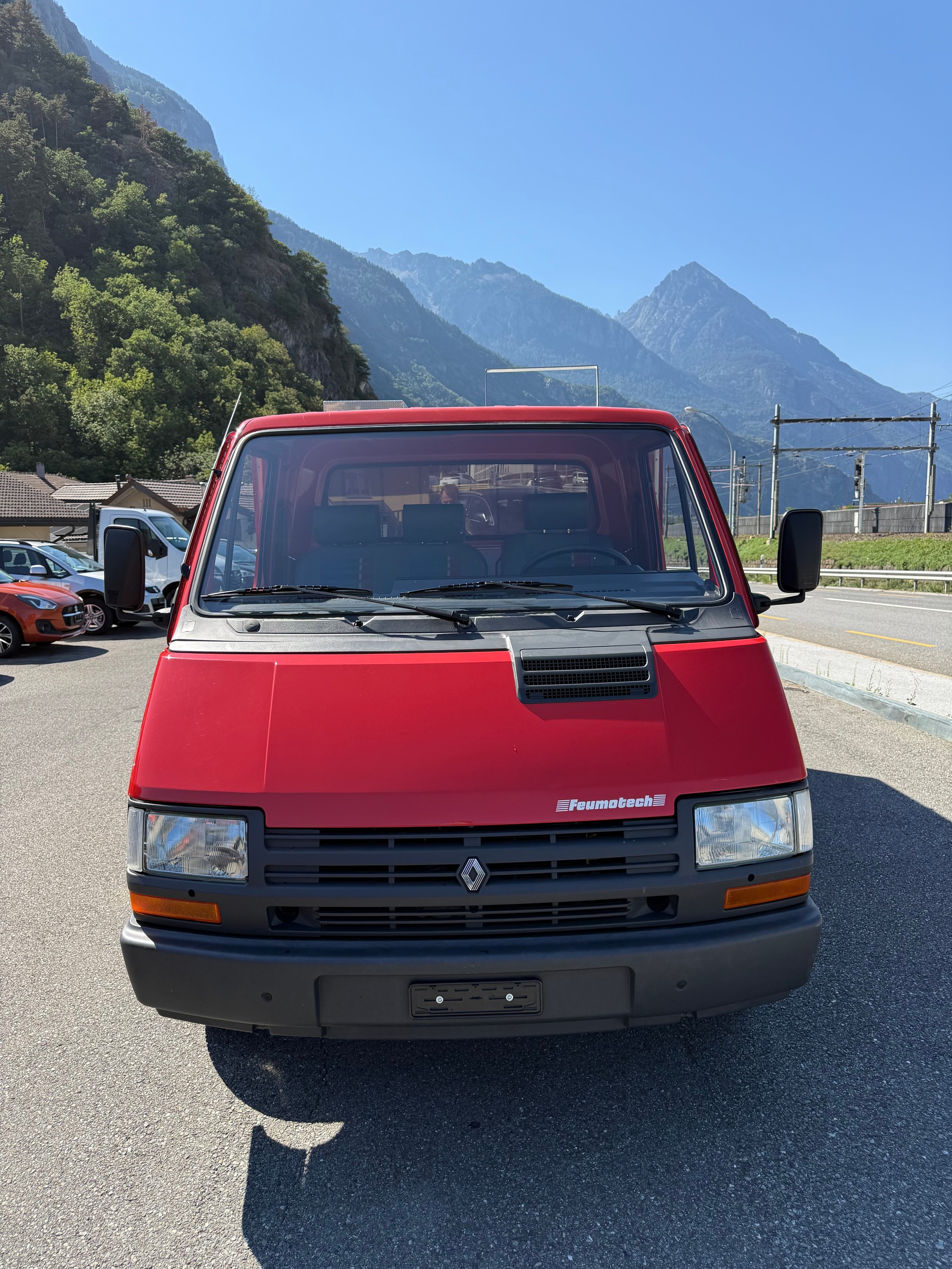 RENAULT V 49A 2.2 4x4-image-2