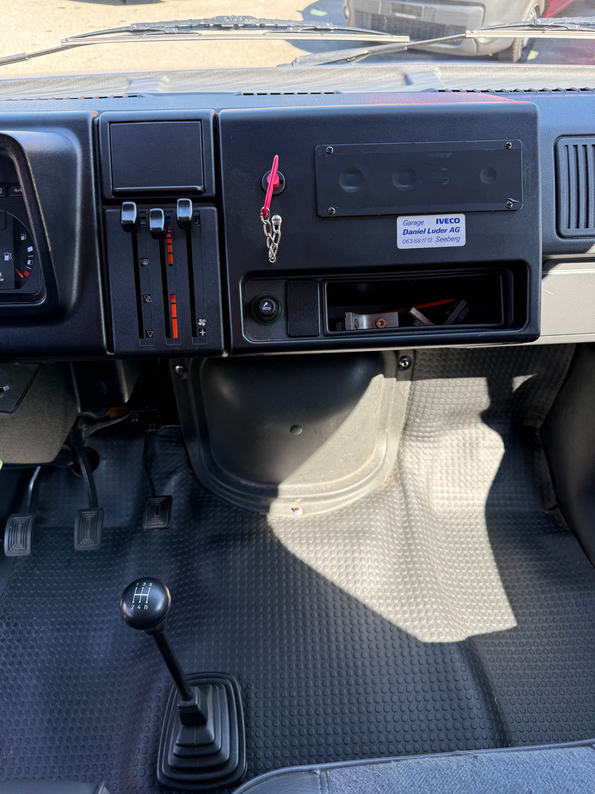 RENAULT V 49A 2.2 4x4-image-14