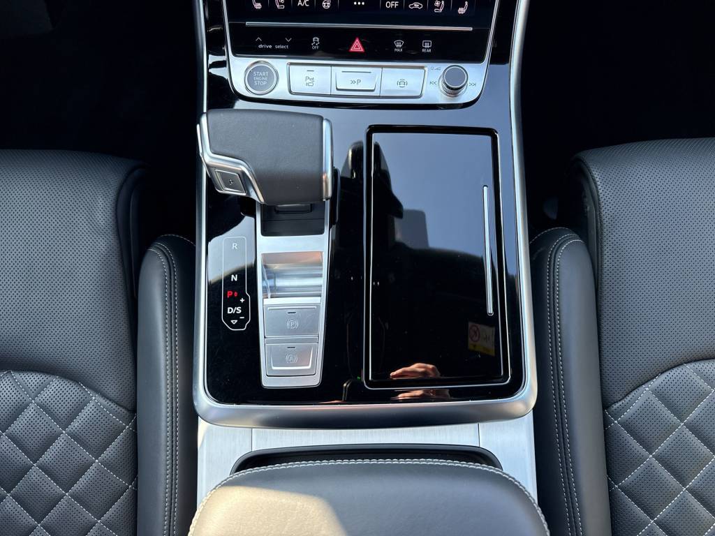 AUDI Q7 60 TFSI e quattro PHEV S line tiptronic-image-13