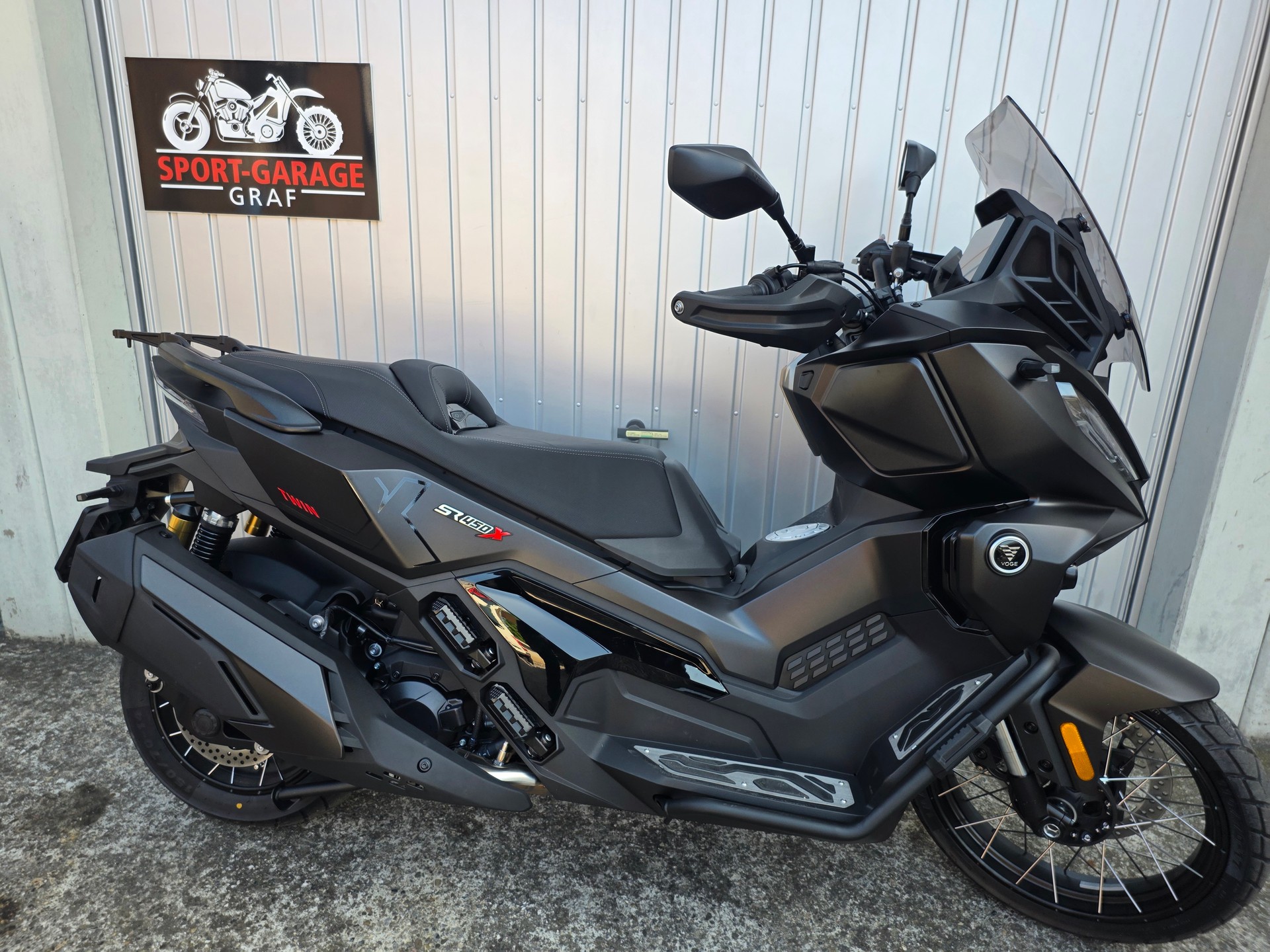 VOGE SR 450 ADV-showroom-element-1