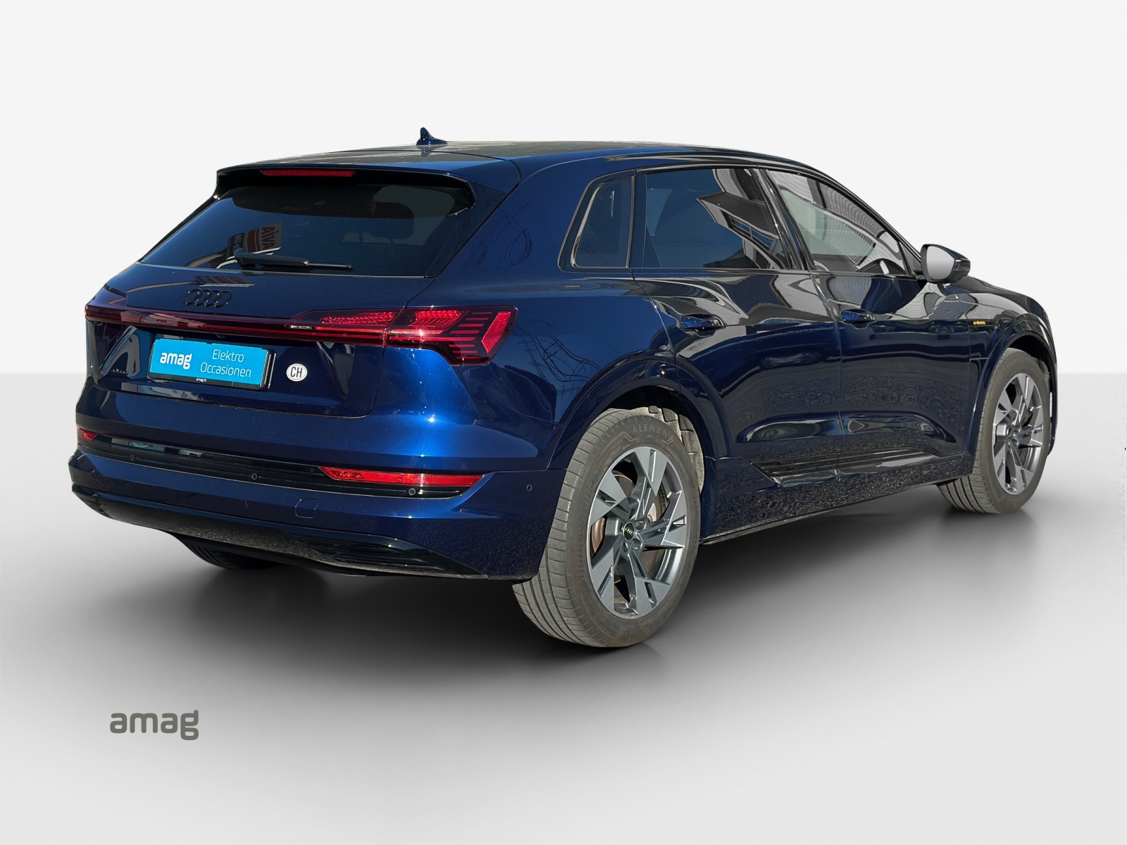 AUDI e-tron 55 Advanced quattro-image-4