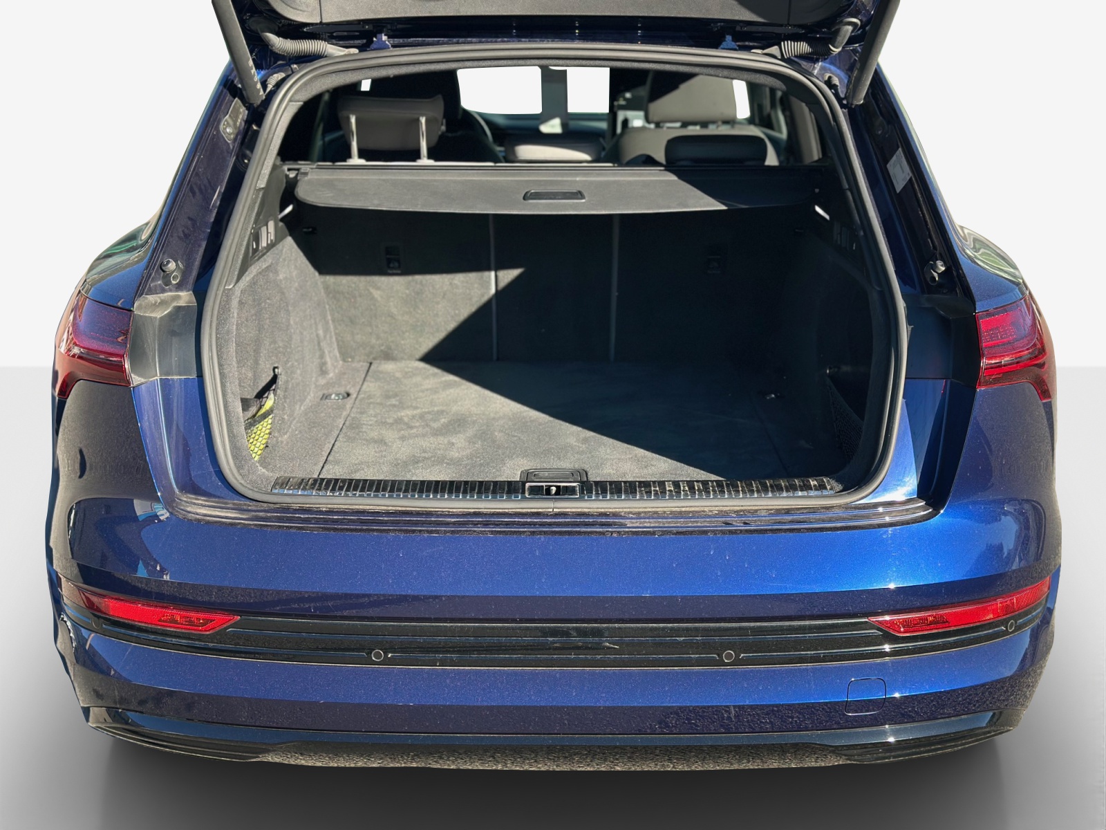 AUDI e-tron 55 Advanced quattro-image-12