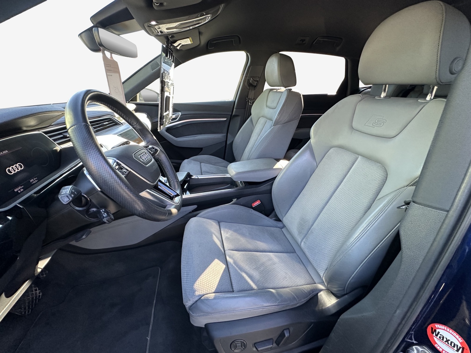 AUDI e-tron 55 Advanced quattro-image-7