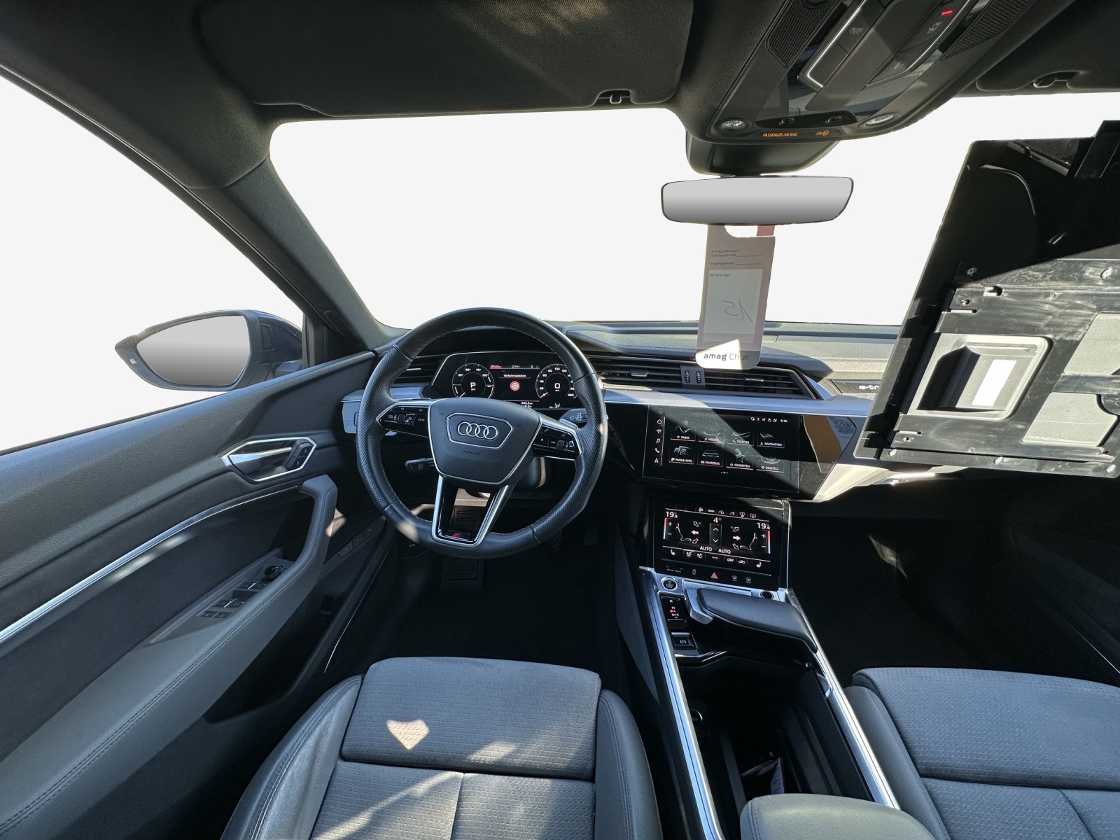 AUDI e-tron 55 Advanced quattro-image-8
