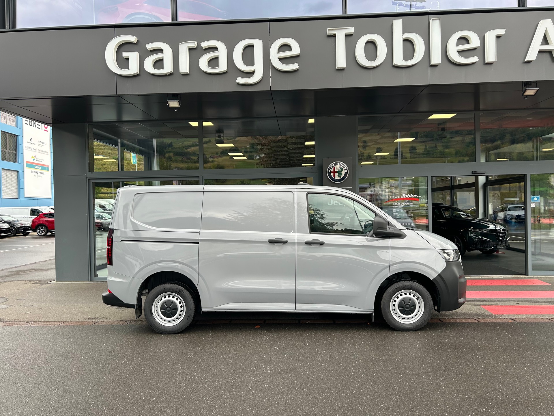 VW Transporter 2.0 TDI-image-1