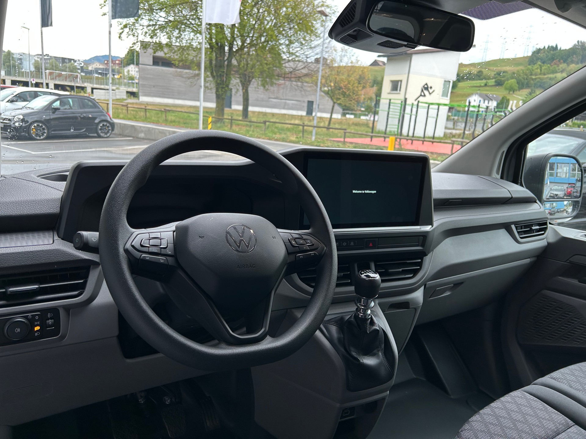 VW Transporter 2.0 TDI-image-12