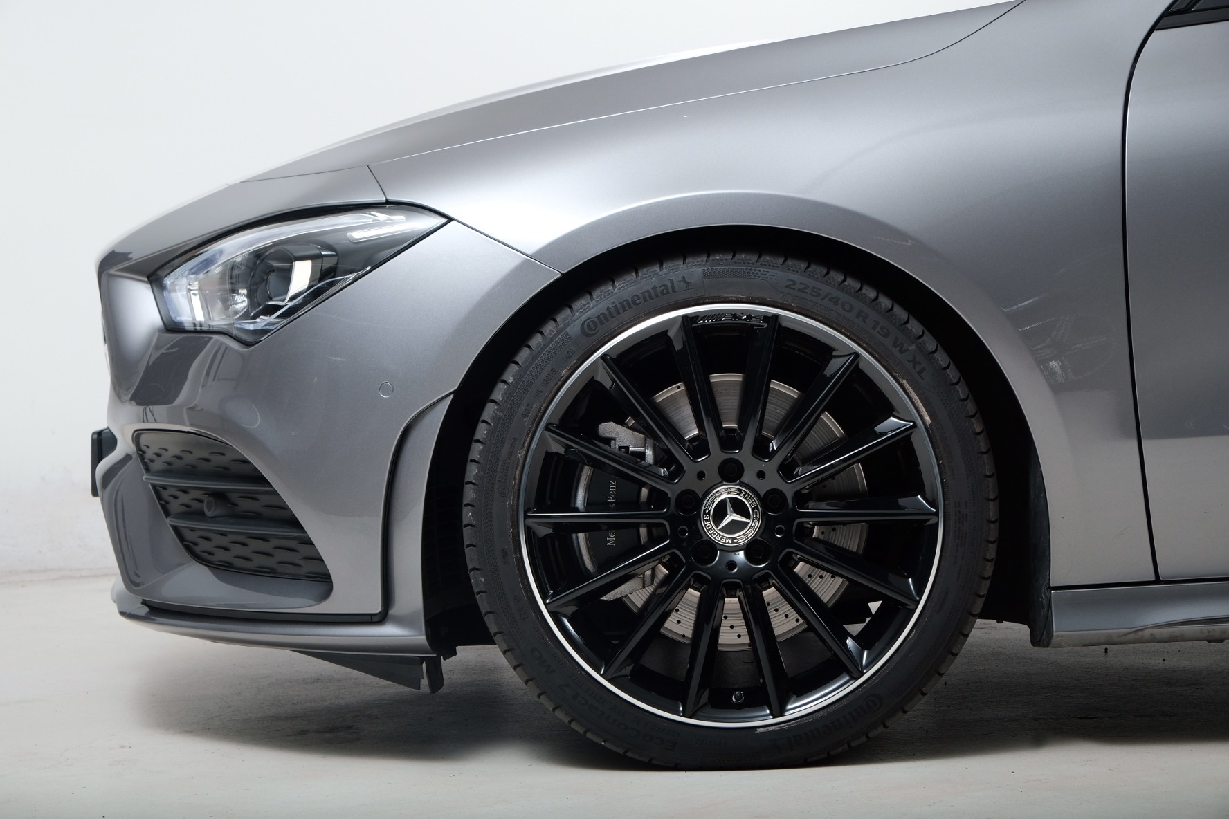 MERCEDES-BENZ CLA Shooting Brake 250 4Matic 7G-DCT AMG Line-image-2