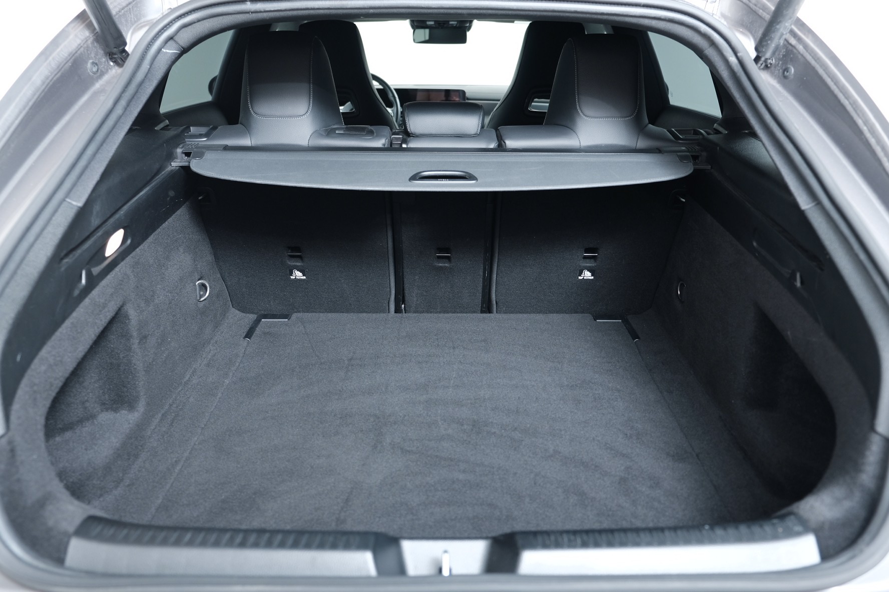 MERCEDES-BENZ CLA Shooting Brake 250 4Matic 7G-DCT AMG Line-image-13