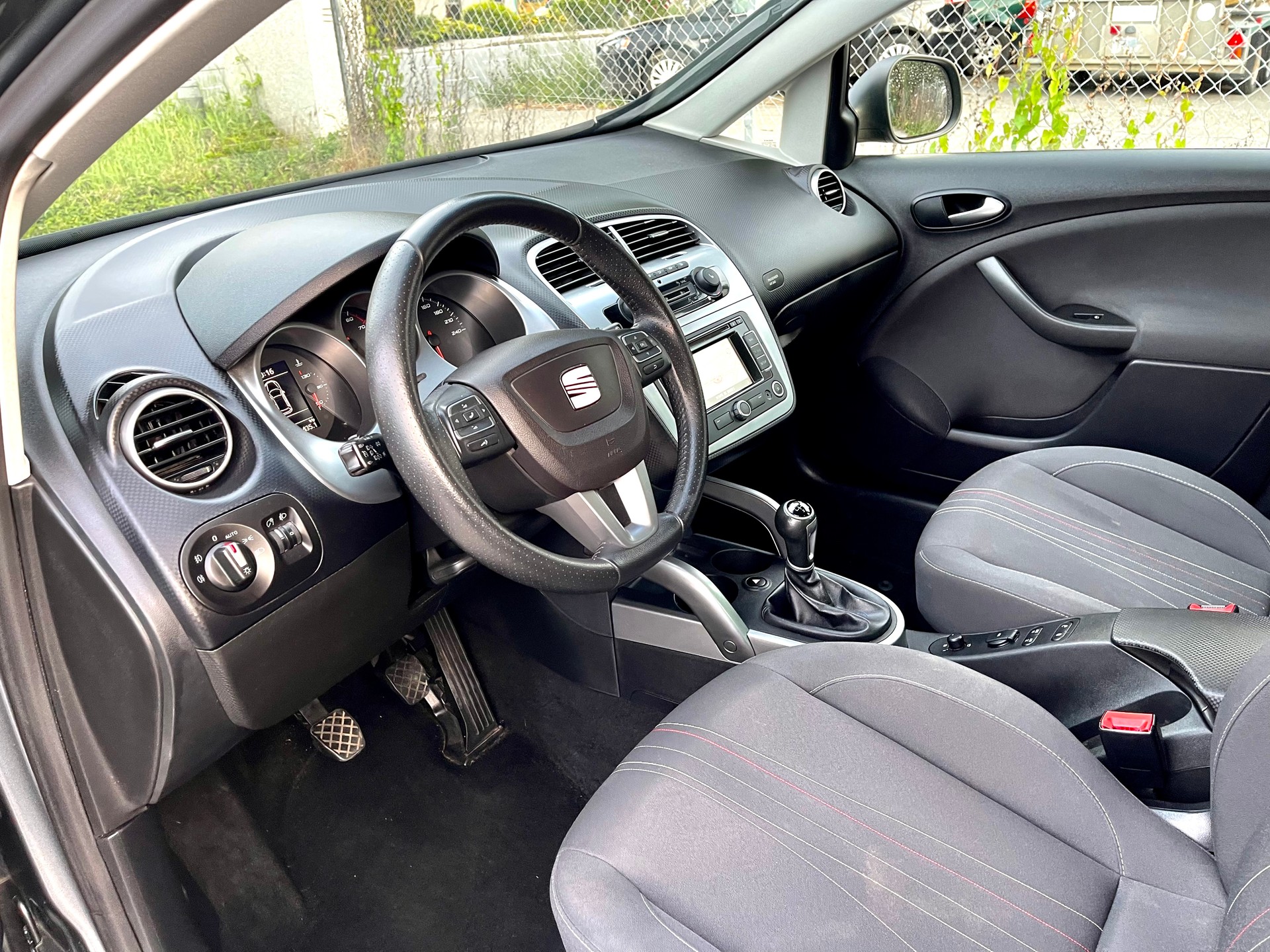 SEAT Leon 1.8 TSI FR Advantage DSG-image-12