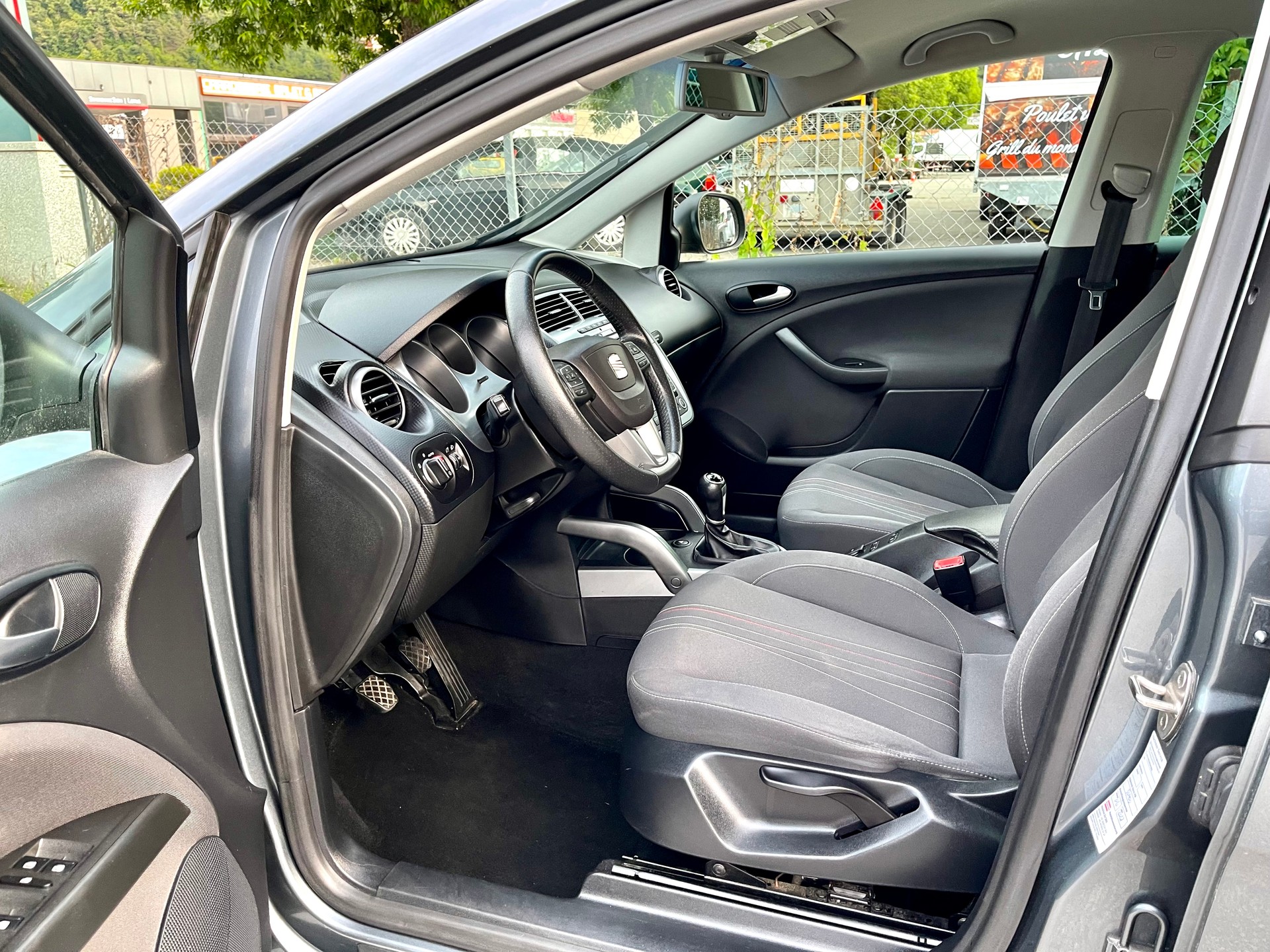 SEAT Leon 1.8 TSI FR Advantage DSG-image-28