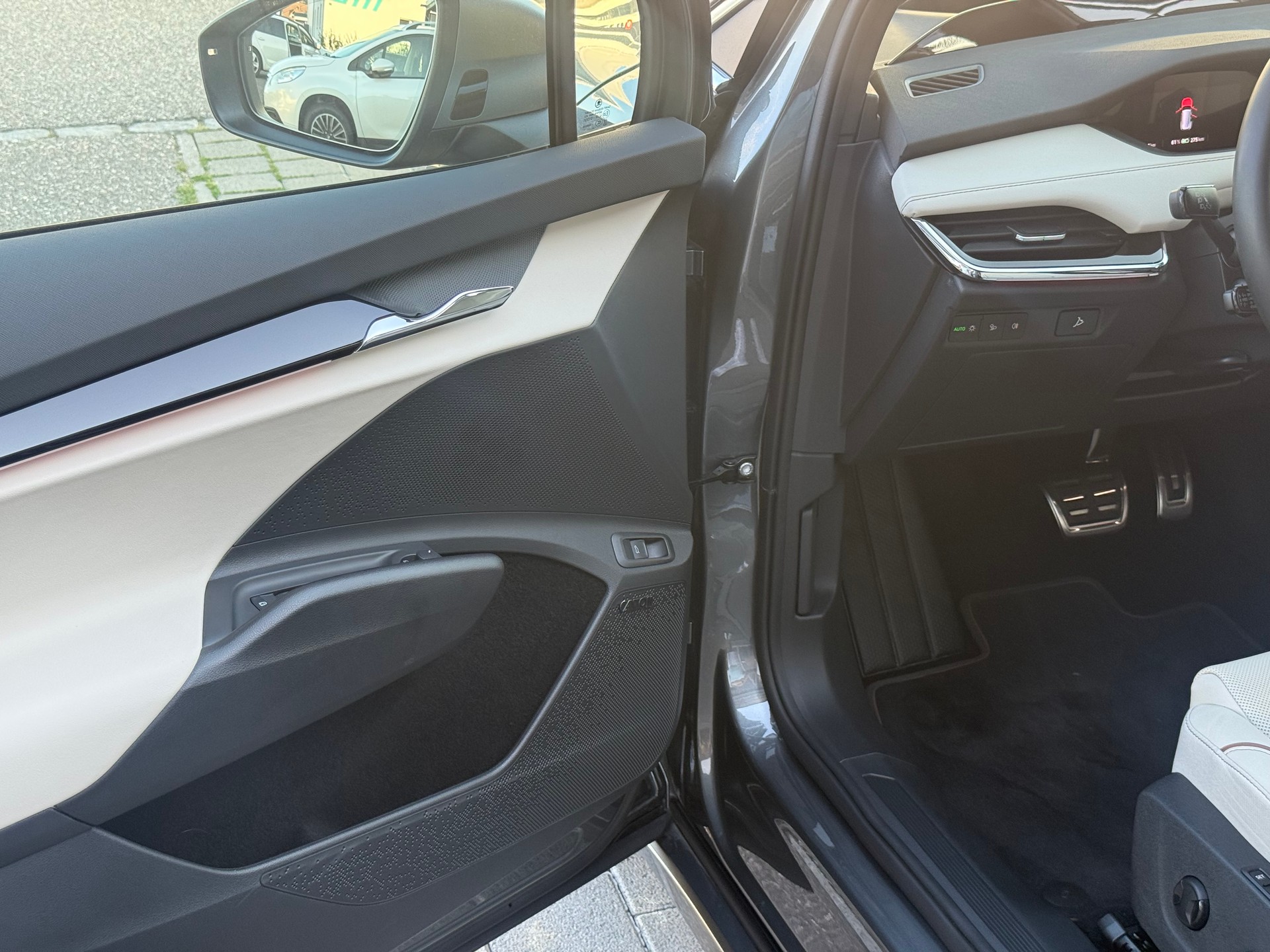 SKODA Enyaq 85x L&K 4x4-image-18
