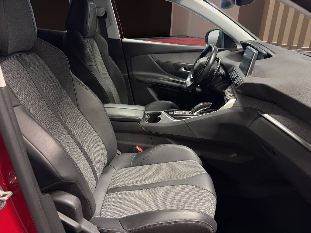 PEUGEOT 3008 1.2 PureTech Allure EAT-image-7