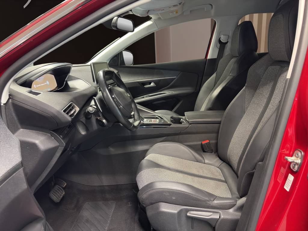 PEUGEOT 3008 1.2 PureTech Allure EAT-image-6