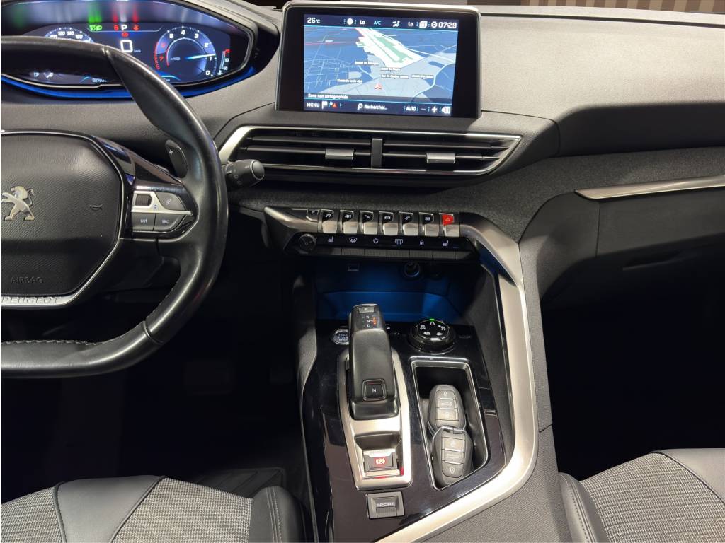 PEUGEOT 3008 1.2 PureTech Allure EAT-image-14