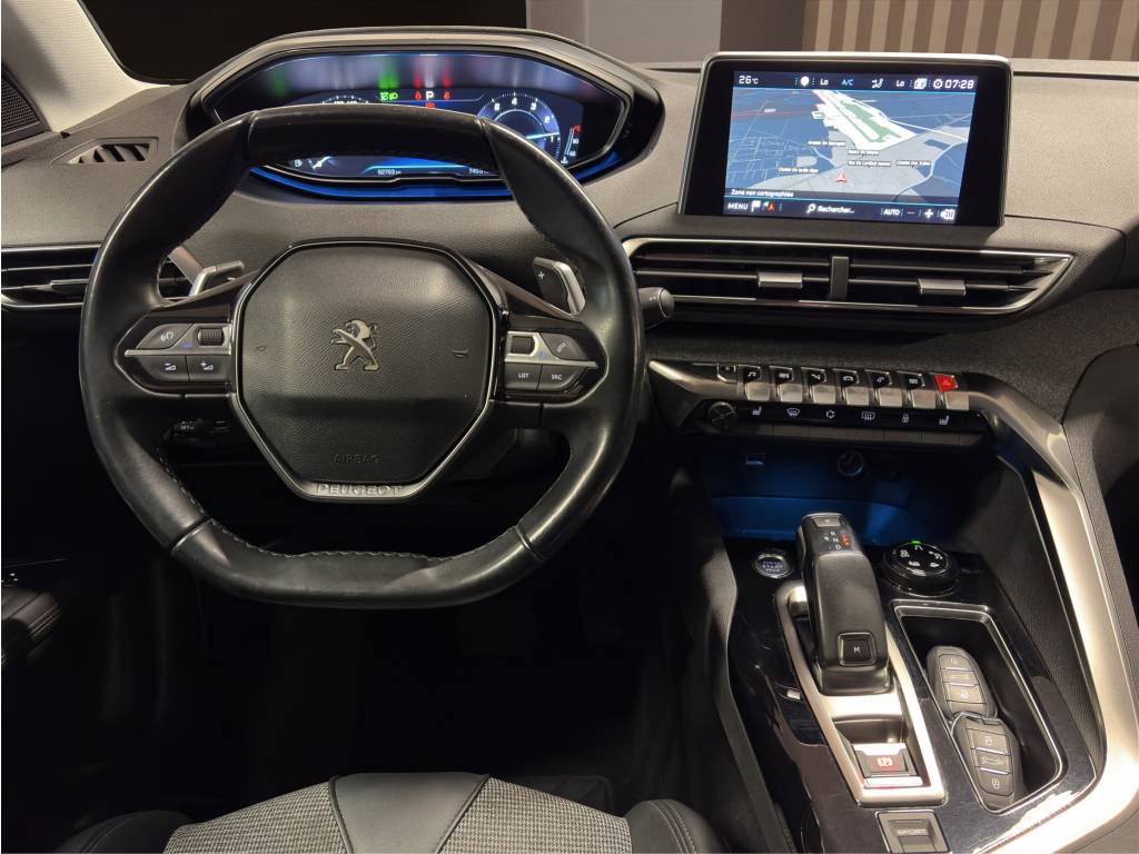 PEUGEOT 3008 1.2 PureTech Allure EAT-image-4